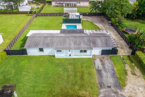 16441 SW 294th Street Homestead FL 33033