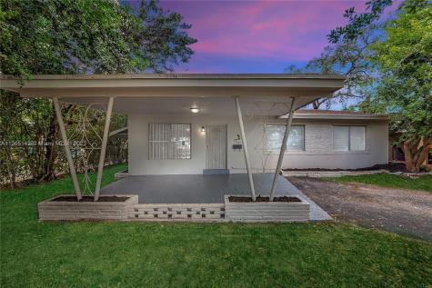 6849 SW 12th Street Pembroke Pines FL 33023