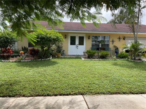 5732 Mels Way Lake Worth FL 33463