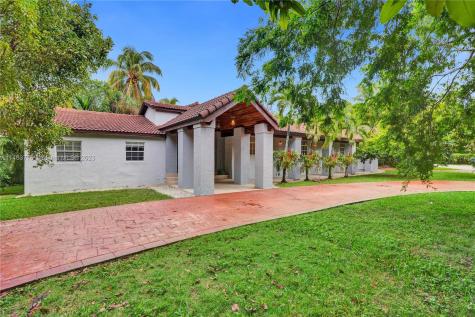 7511 SW 67th Avenue South Miami FL 33143