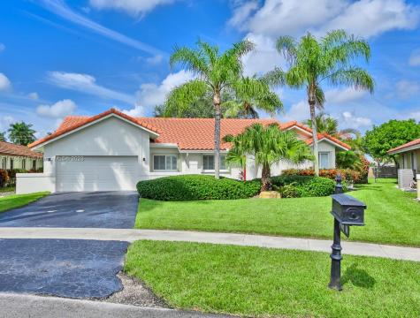 1501 W Oak Knoll Circle Davie FL 33324