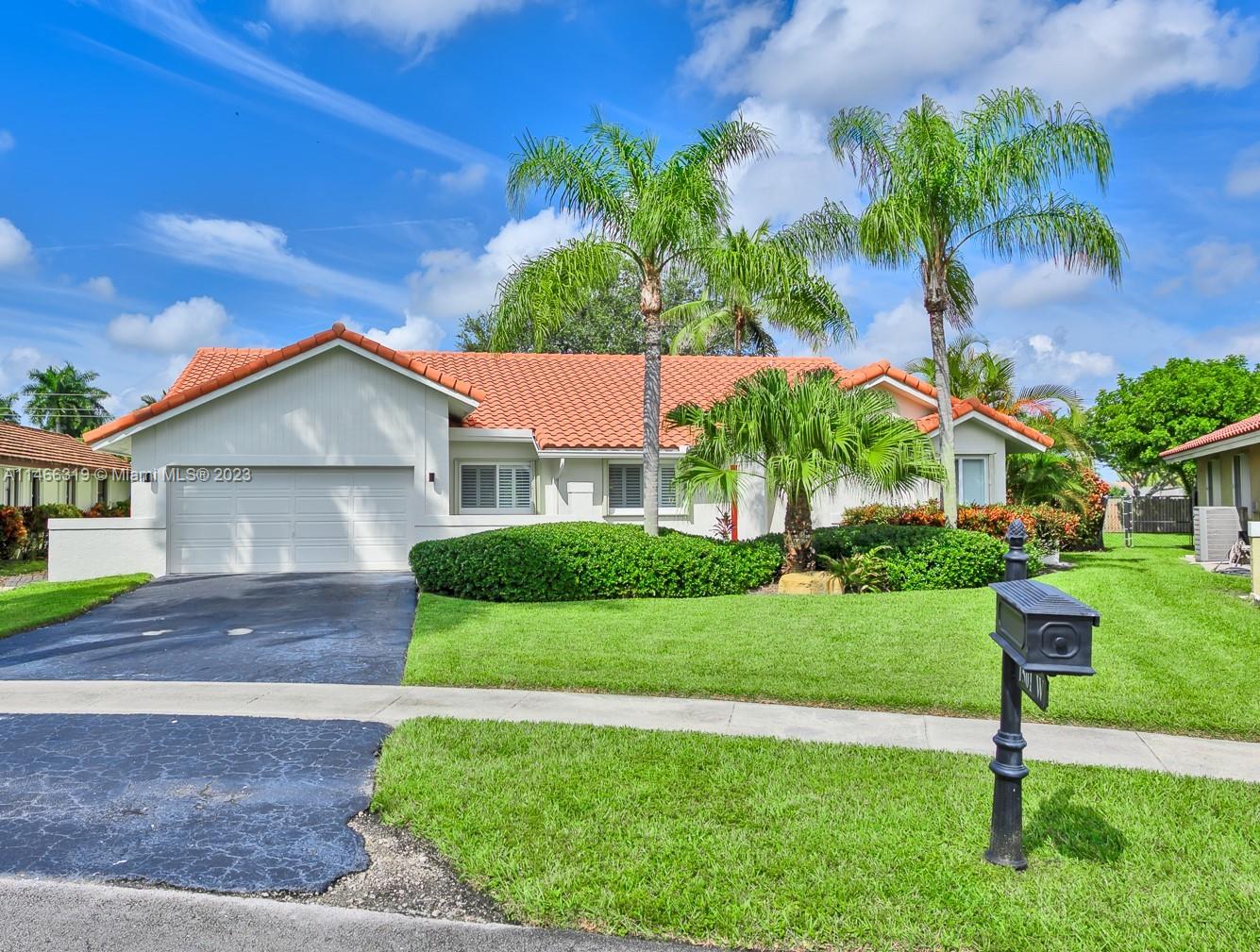 1501 W Oak Knoll Circle Davie FL 33324