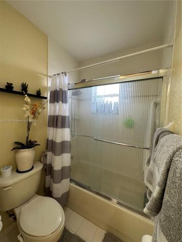425 E 3rd Avenue Hialeah FL 33010