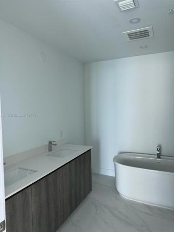 17550 Collins Avenue Sunny Isles Beach FL 33160