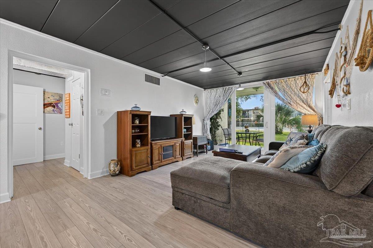 300 NW Miracle Strip Pkwy S.w. # 3b Ft Walton Beach FL 32548