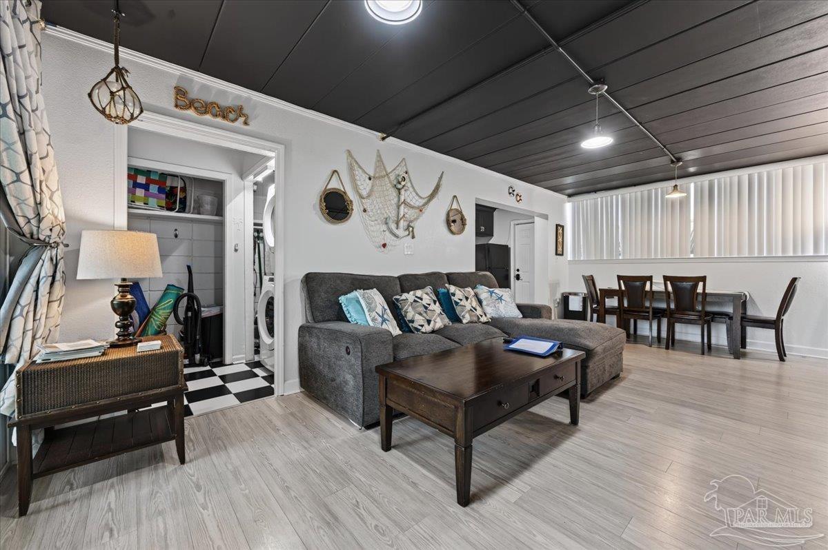 300 NW Miracle Strip Pkwy S.w. # 3b Ft Walton Beach FL 32548