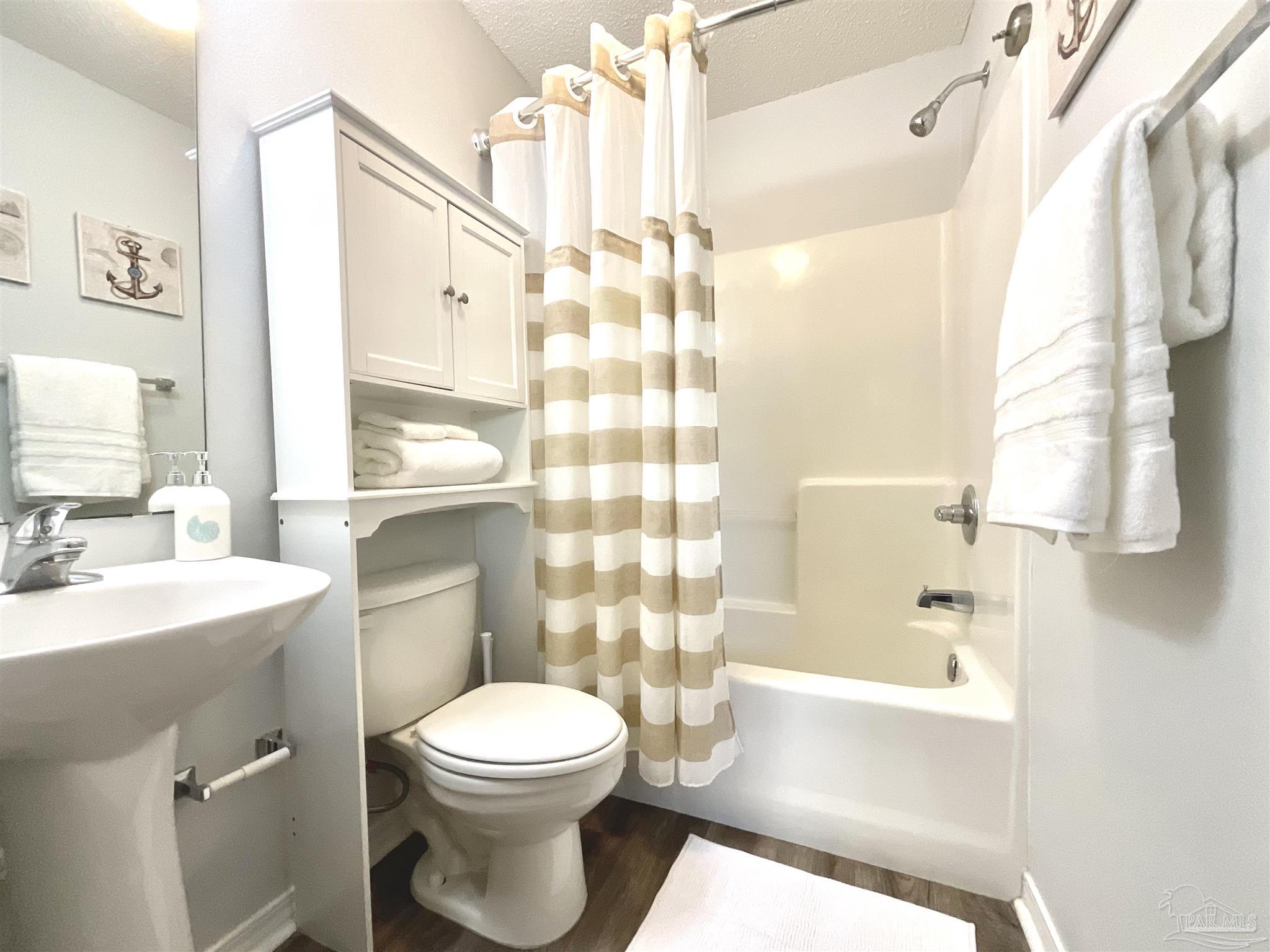 8436 Gulf Blvd # 612 Navarre FL 32566