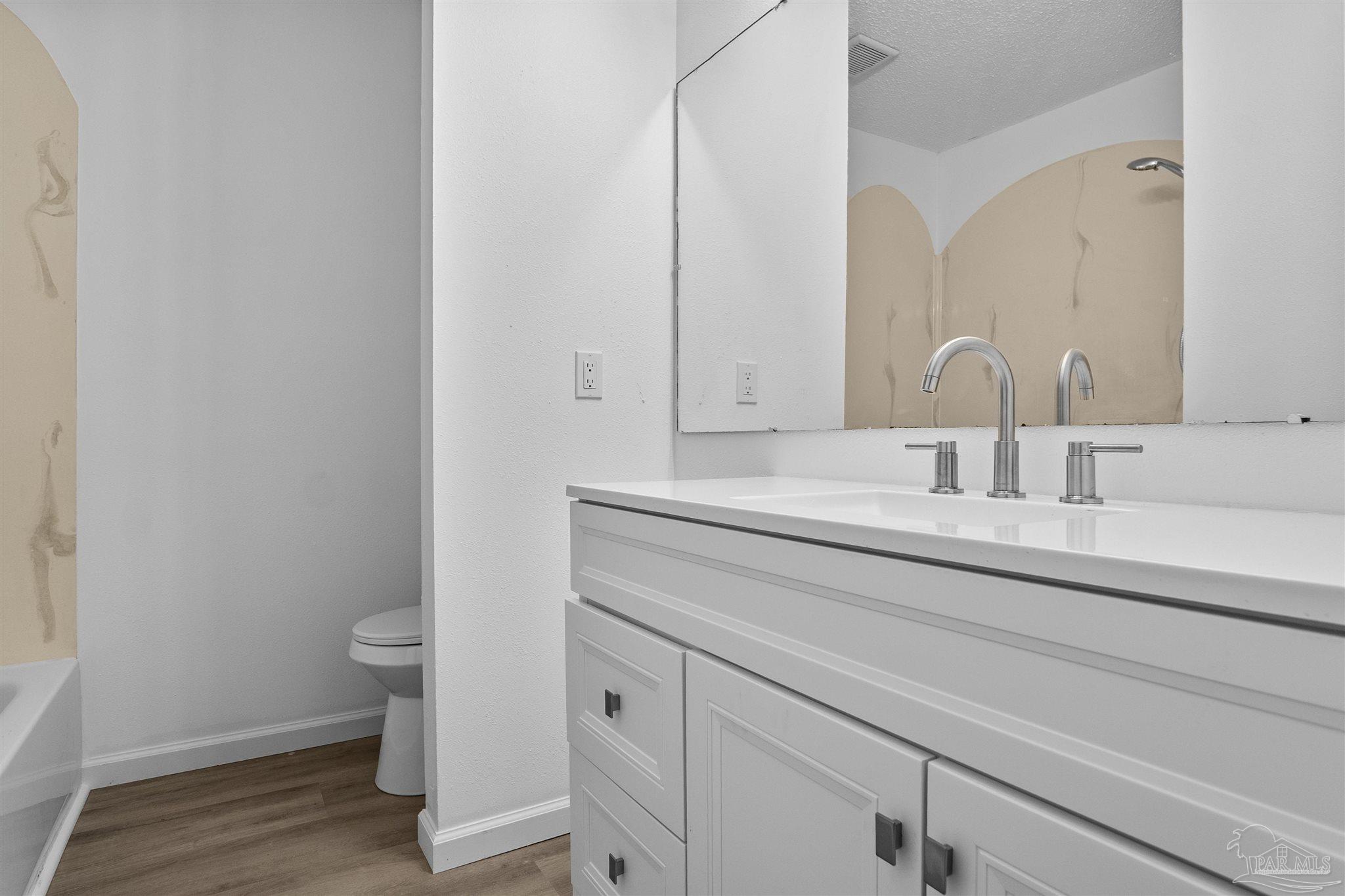 1500 E Johnson Ave # 204 Pensacola FL 32514