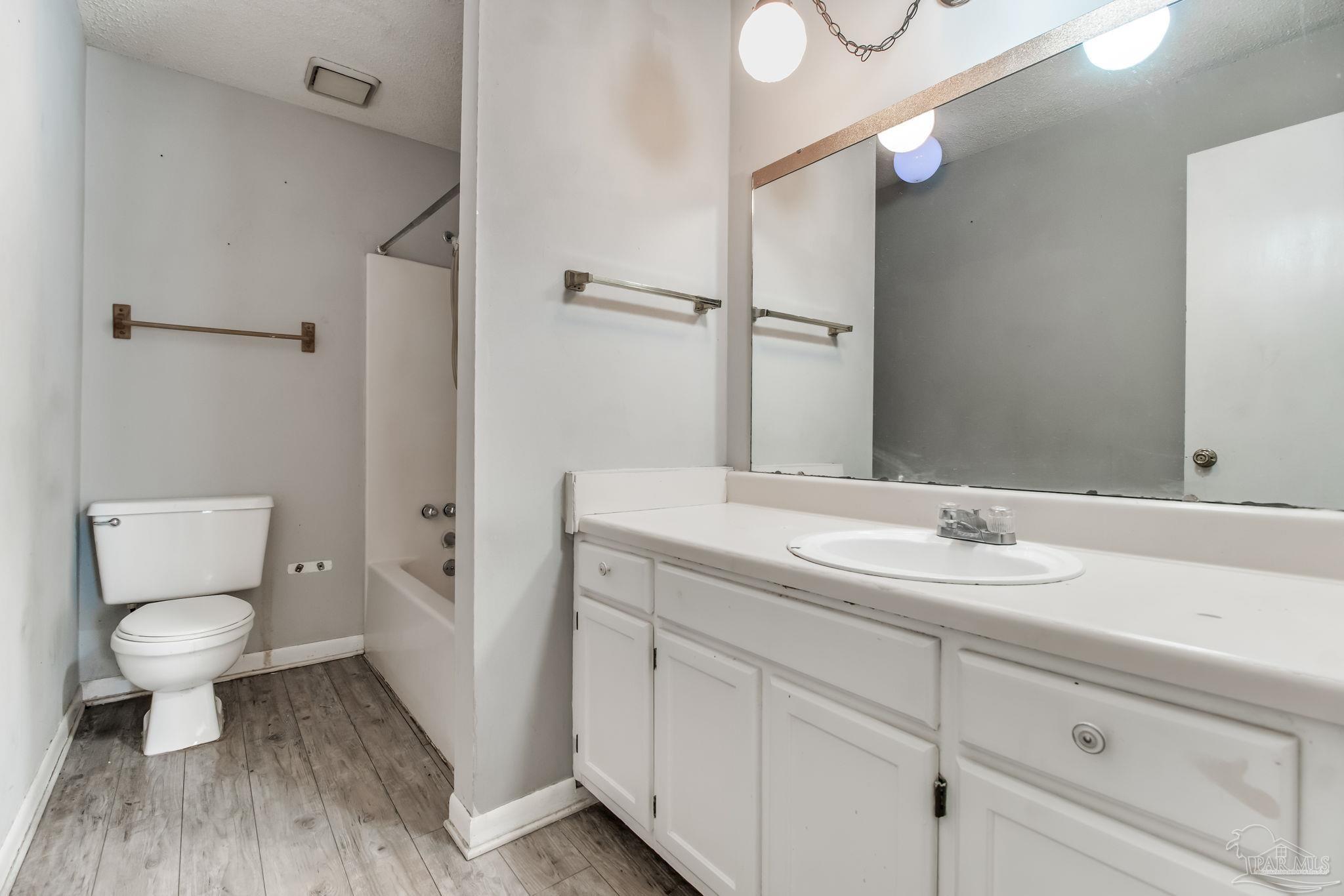 8370 Carl Dean Street # 211 Pensacola FL 32514
