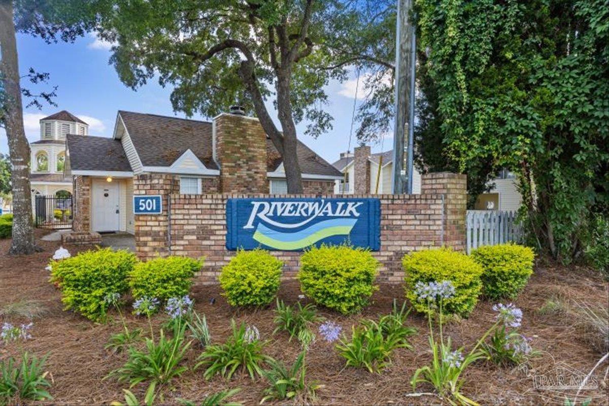 501 E Burgess Rd # F7 Pensacola FL 32504