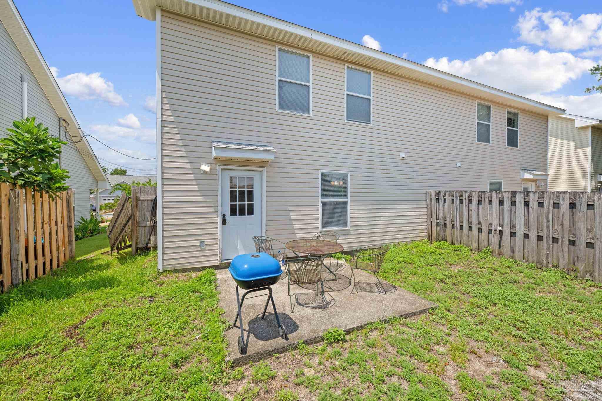 2138 Tom St # 2138 Navarre FL 32566