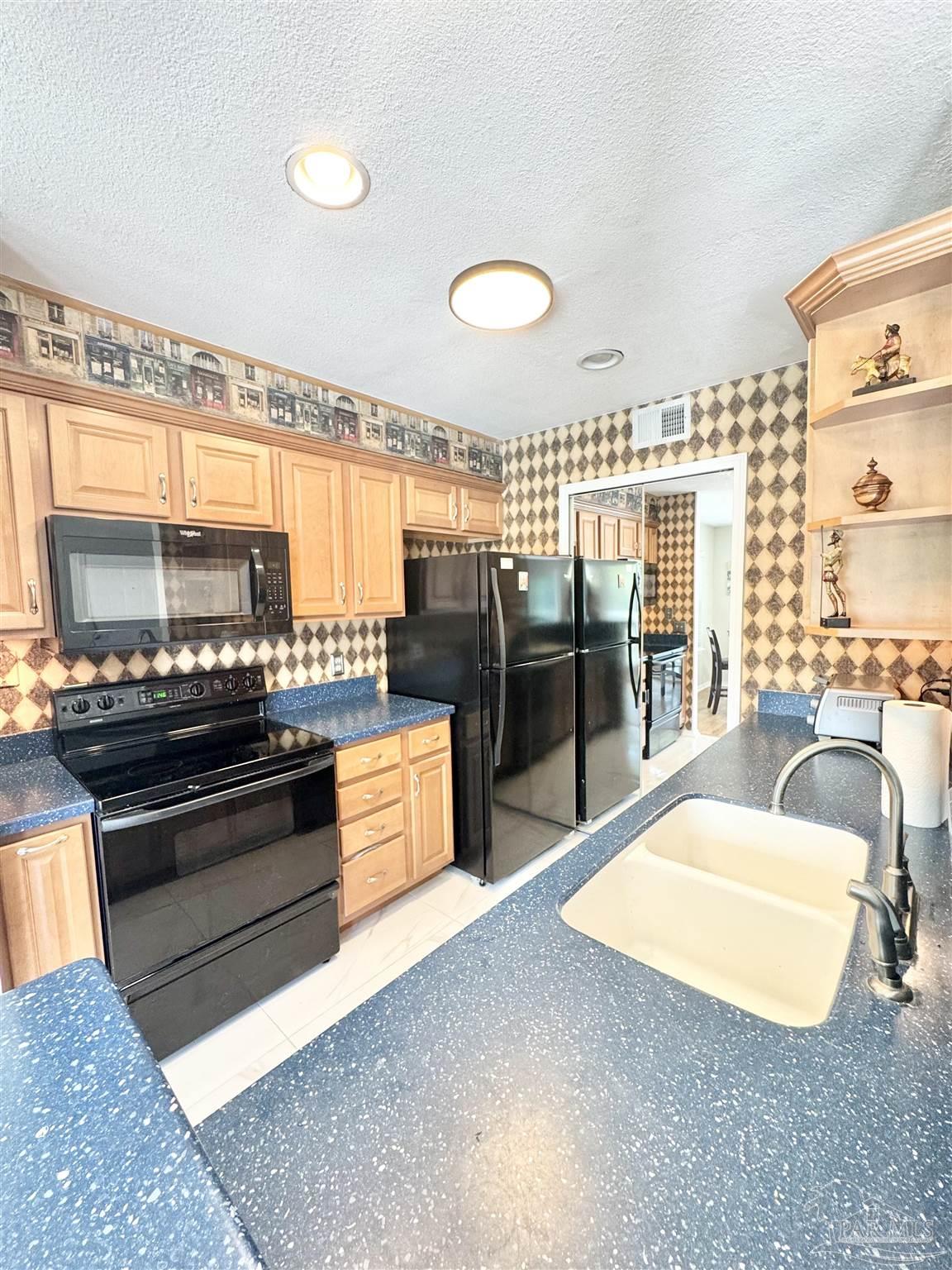 200 Pensacola Beach Rd # J2 Gulf Breeze FL 32561