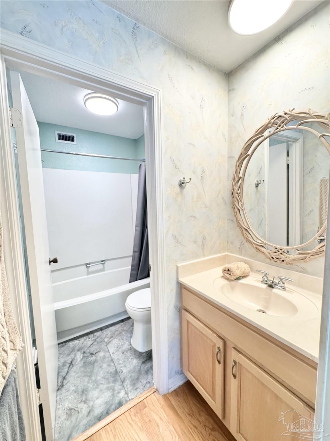 200 Pensacola Beach Rd # J2 Gulf Breeze FL 32561