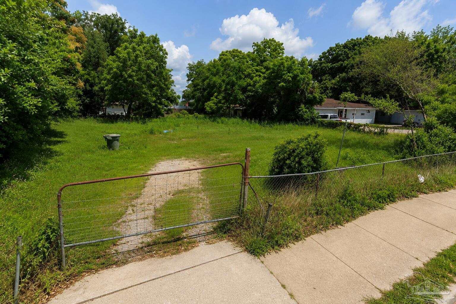 512 Massachusetts Avenue Pensacola FL 32505