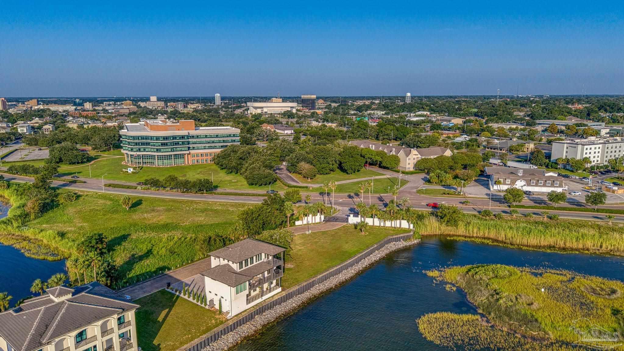 4 Wharf Avenue Pensacola FL 32502