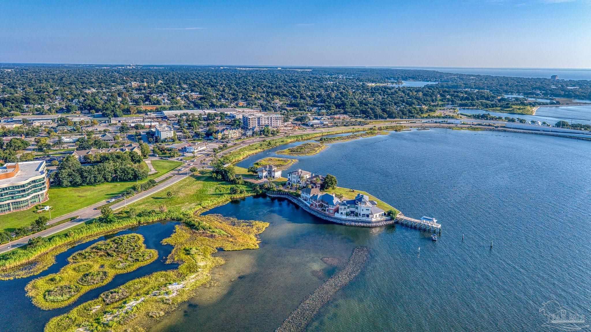 4 Wharf Avenue Pensacola FL 32502