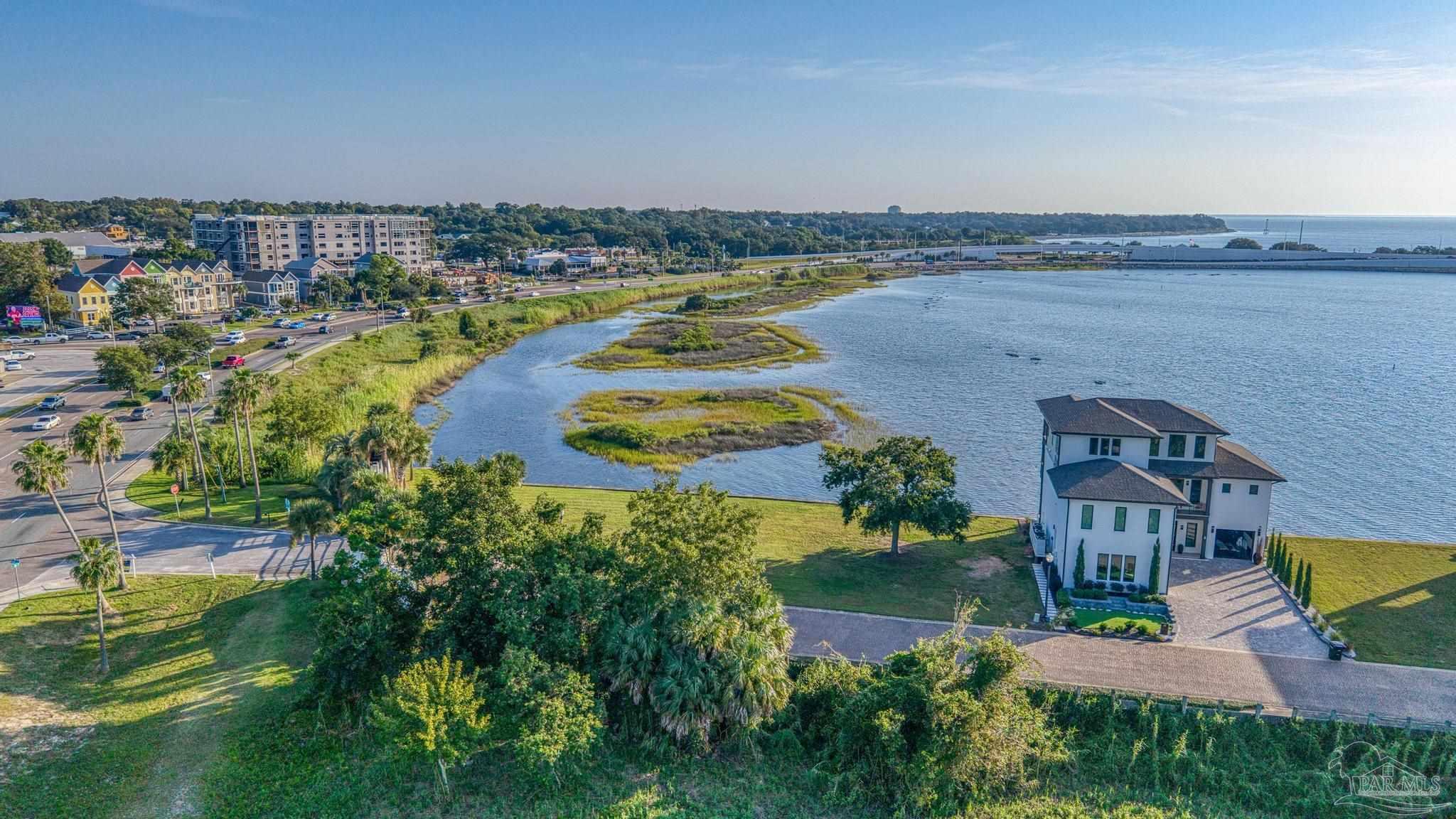 4 Wharf Avenue Pensacola FL 32502