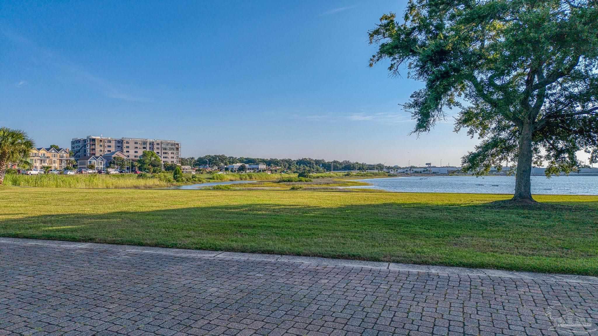 4 Wharf Avenue Pensacola FL 32502