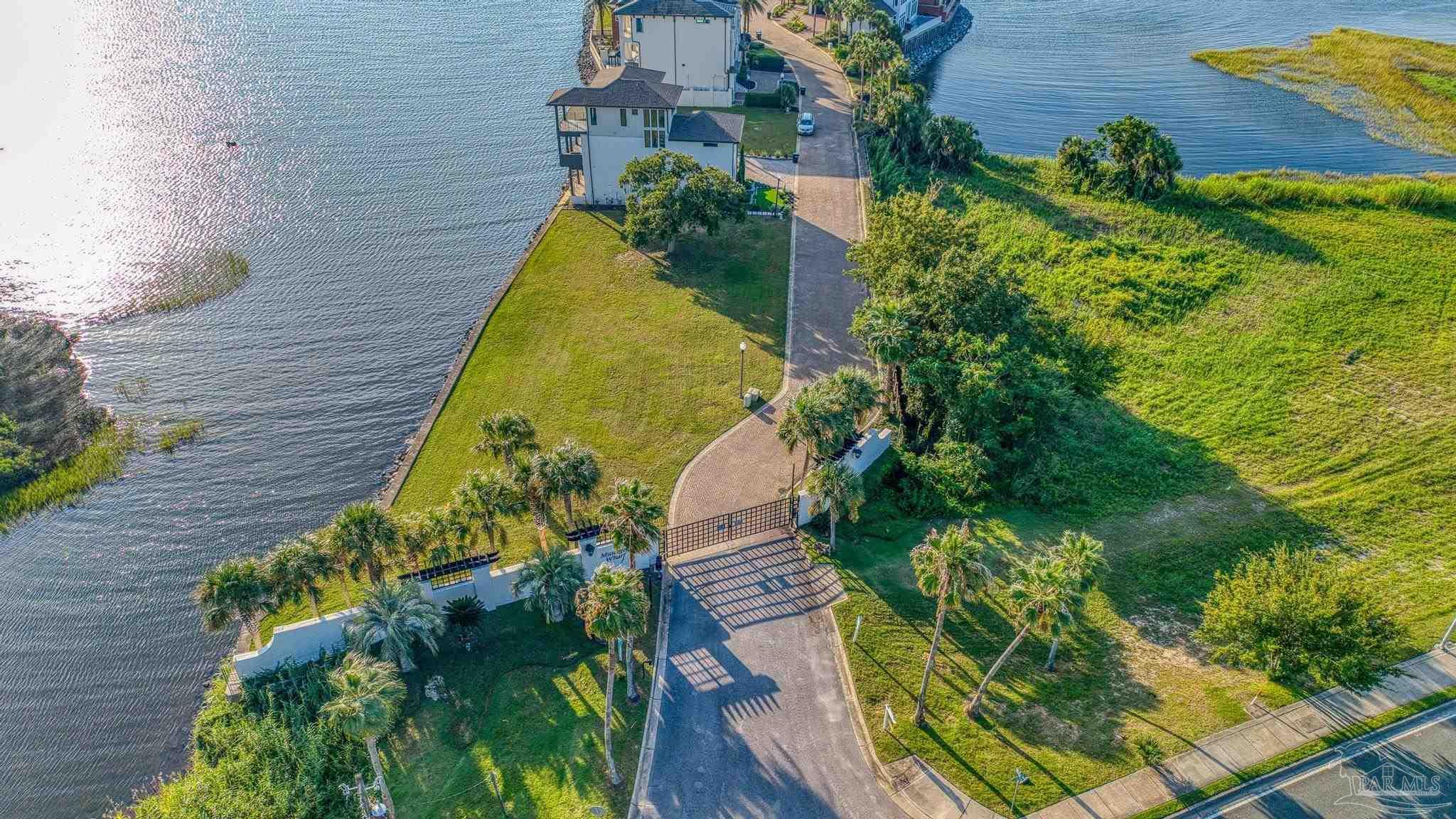 4 Wharf Avenue Pensacola FL 32502