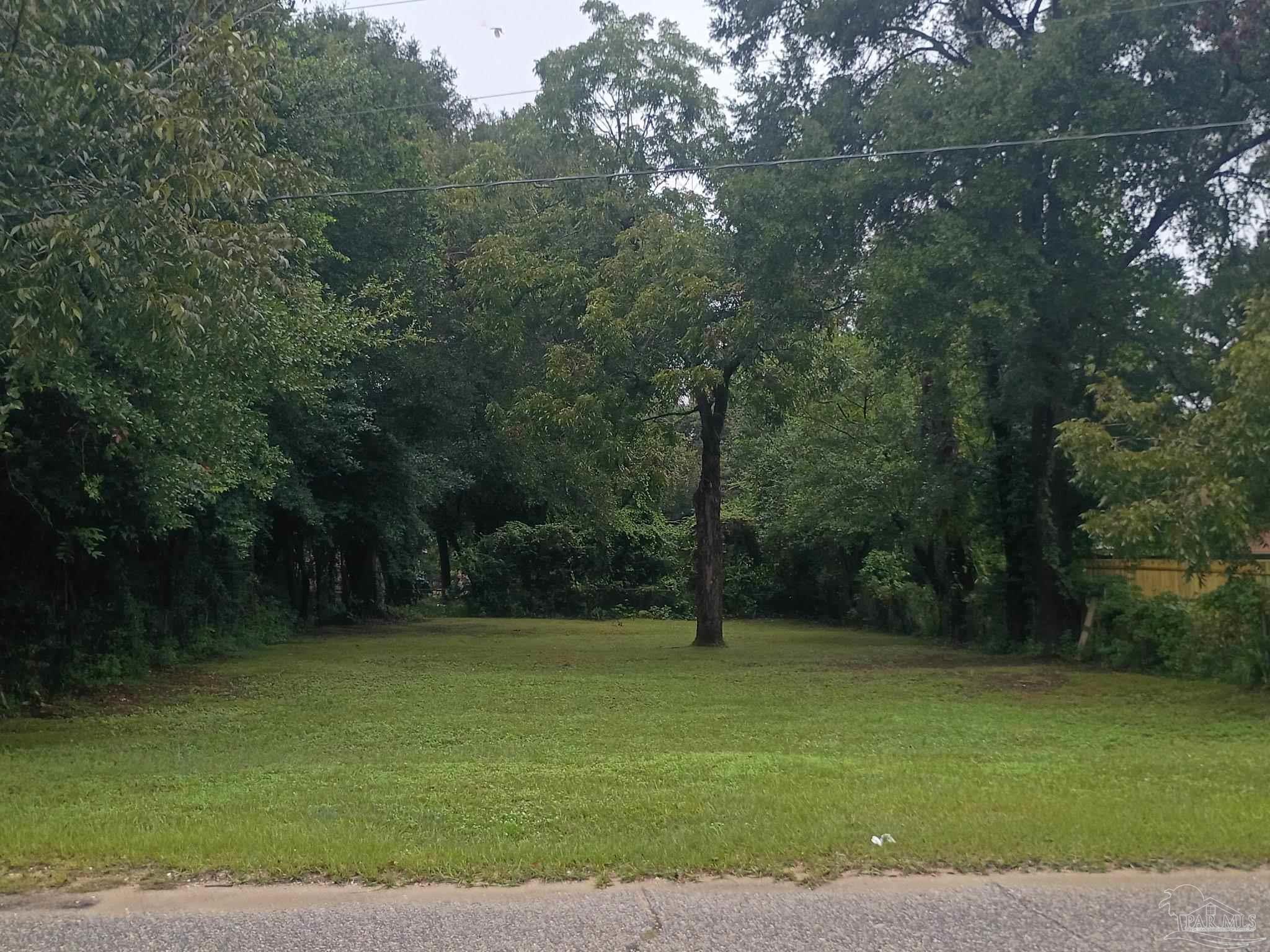 2710 W Bobe Street Pensacola FL 32505