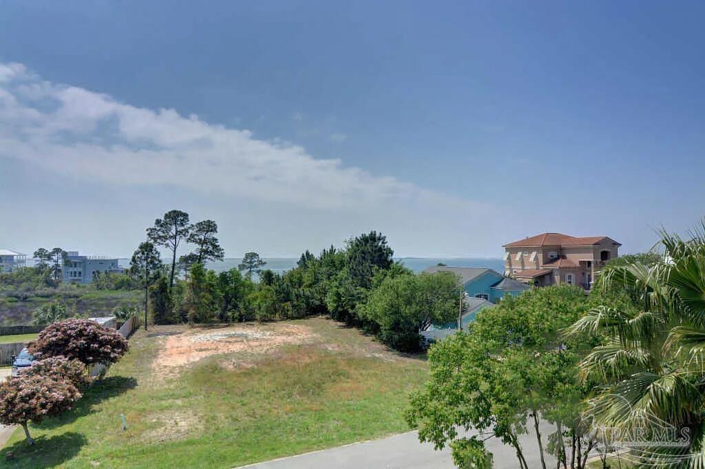 1932 Biscayne Boulevard Navarre FL 32566