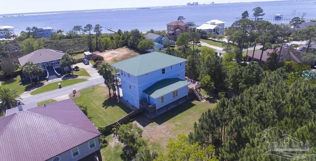 1932 Biscayne Boulevard Navarre FL 32566