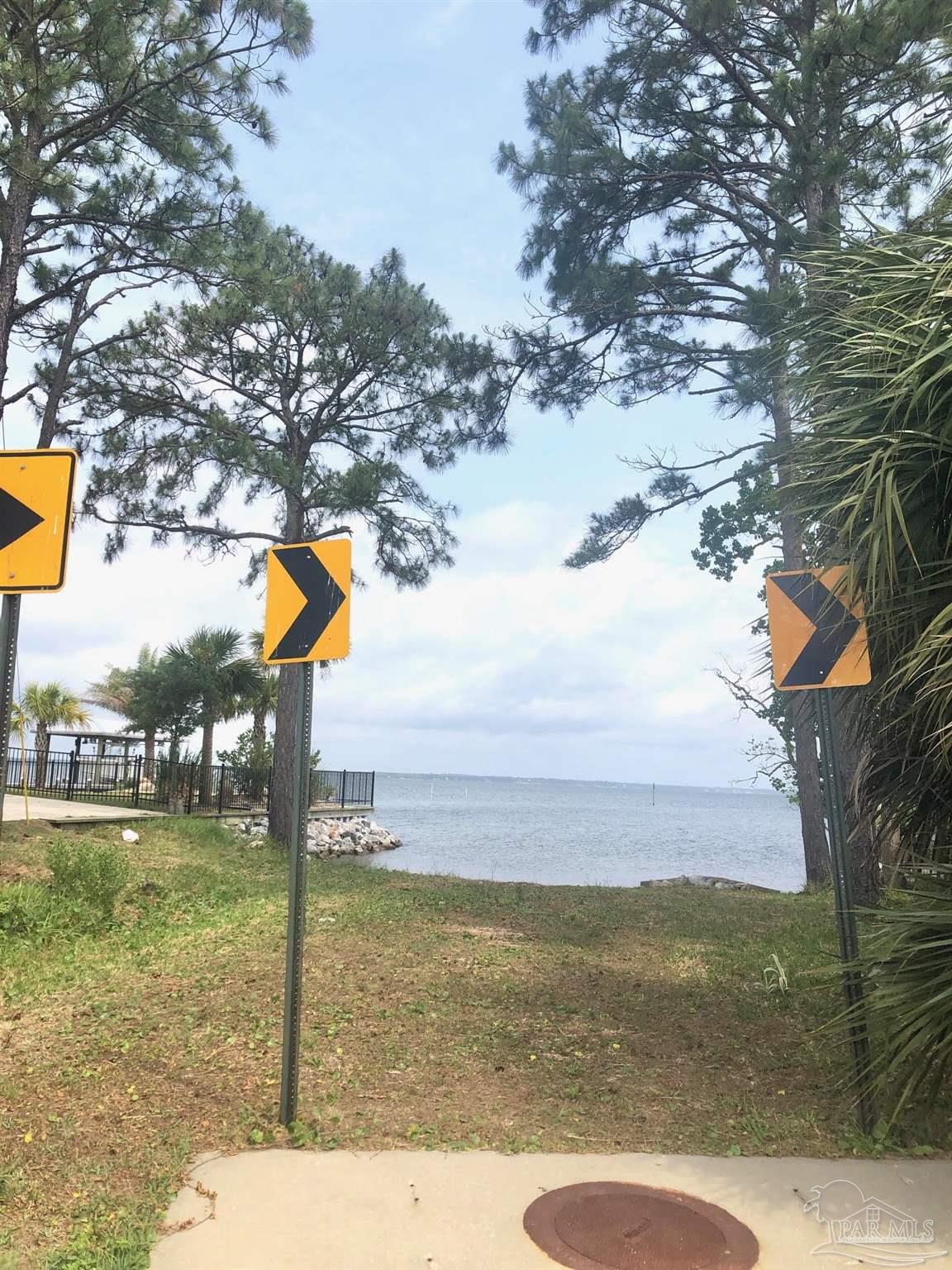 5500 Bob-o-link Drive Pensacola FL 32507