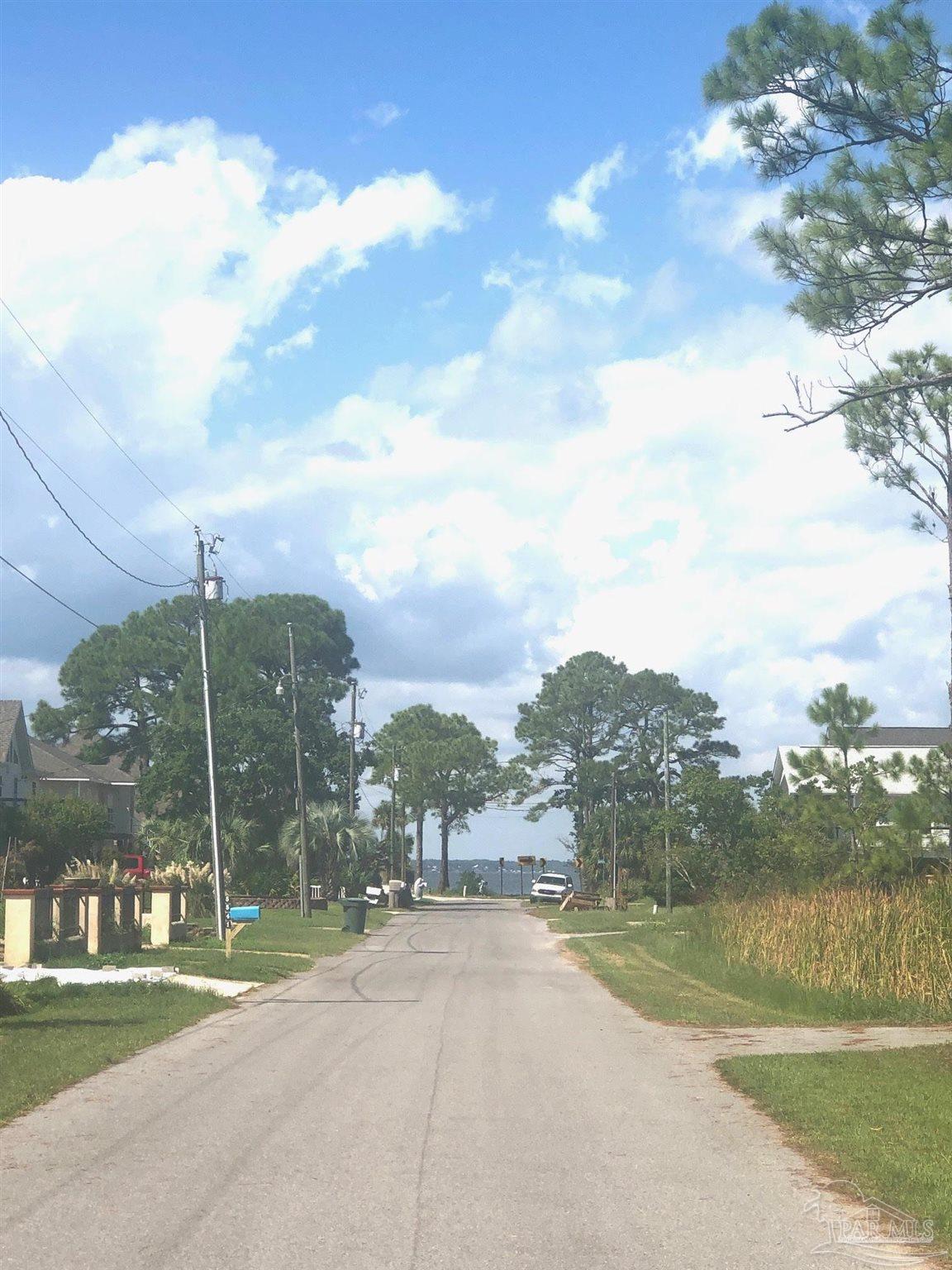 5500 Bob-o-link Drive Pensacola FL 32507