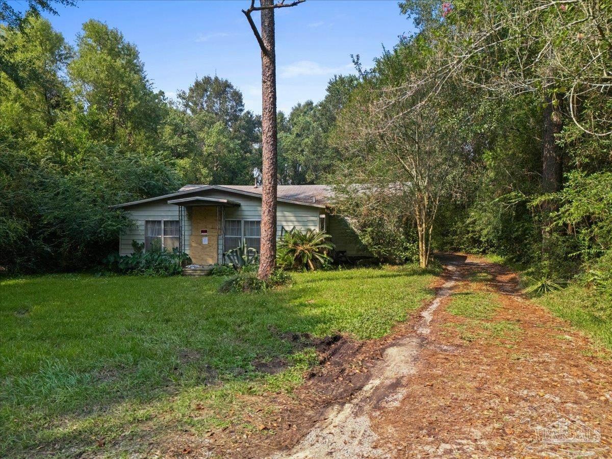 186 Desoto Road Cantonment FL 32533