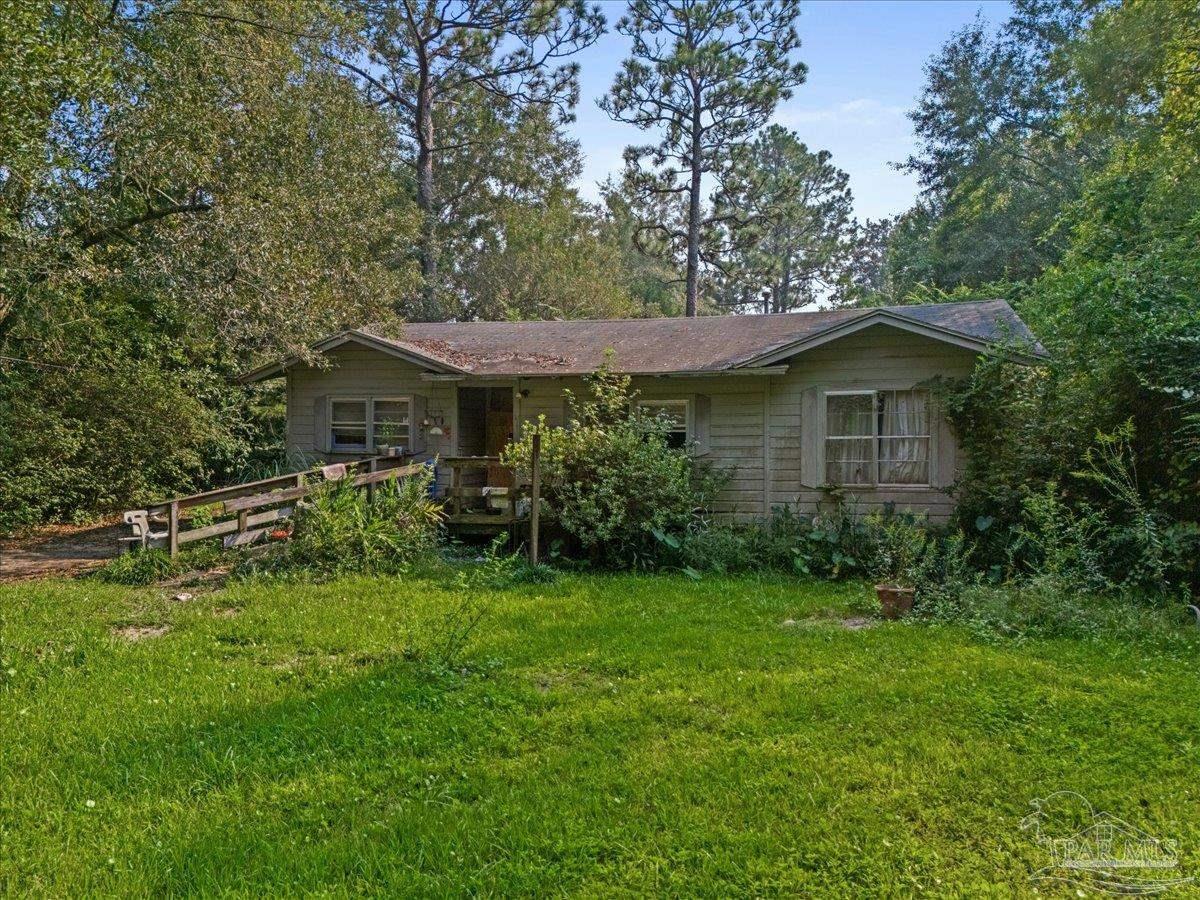 186 Desoto Road Cantonment FL 32533