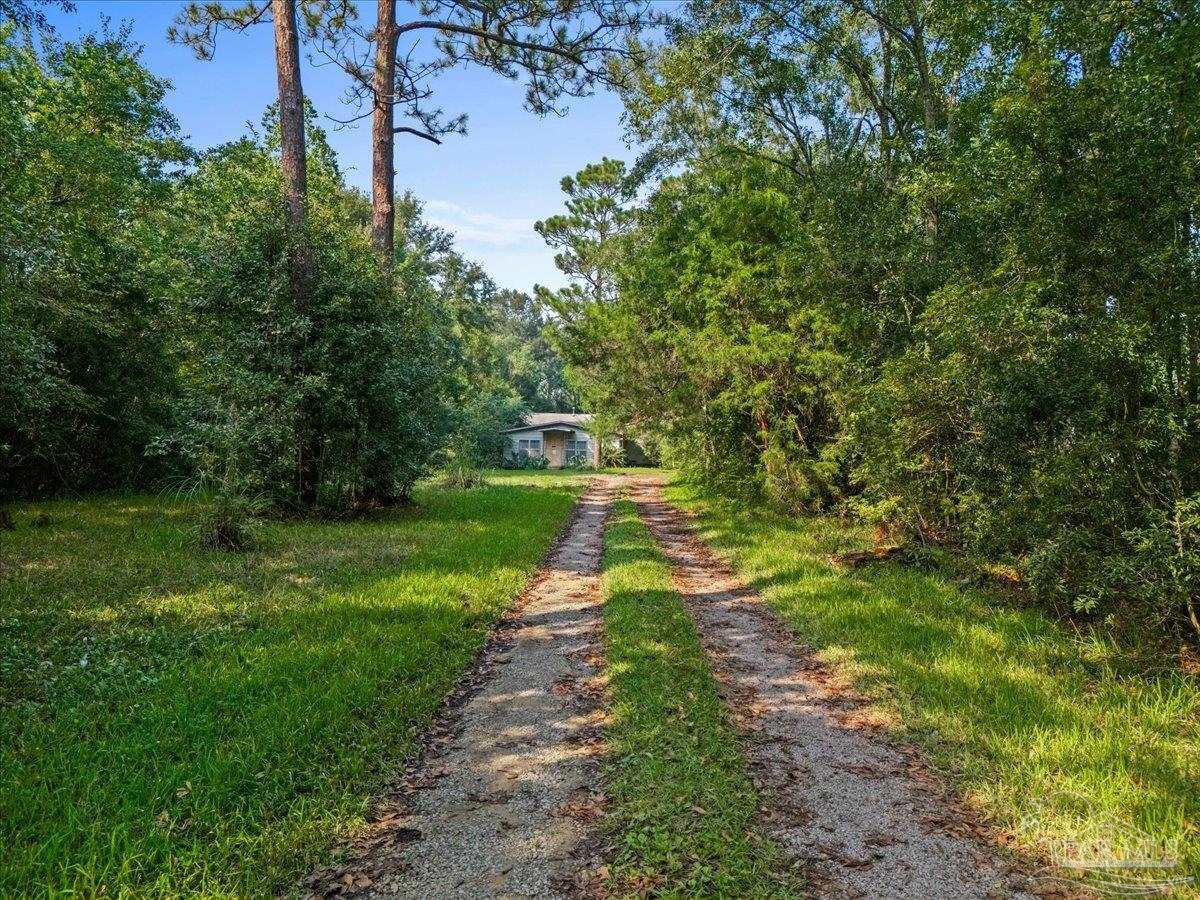 186 Desoto Road Cantonment FL 32533