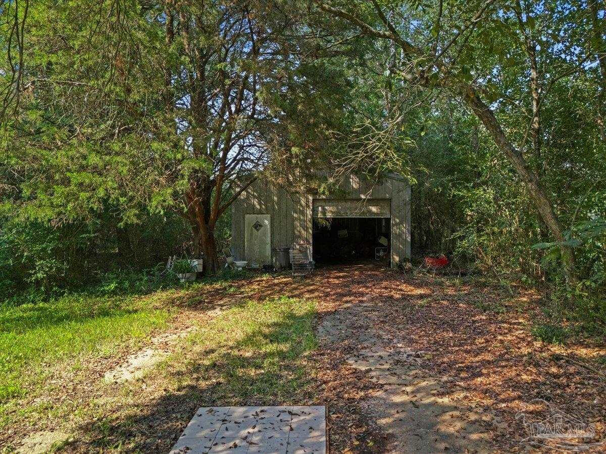 186 Desoto Road Cantonment FL 32533