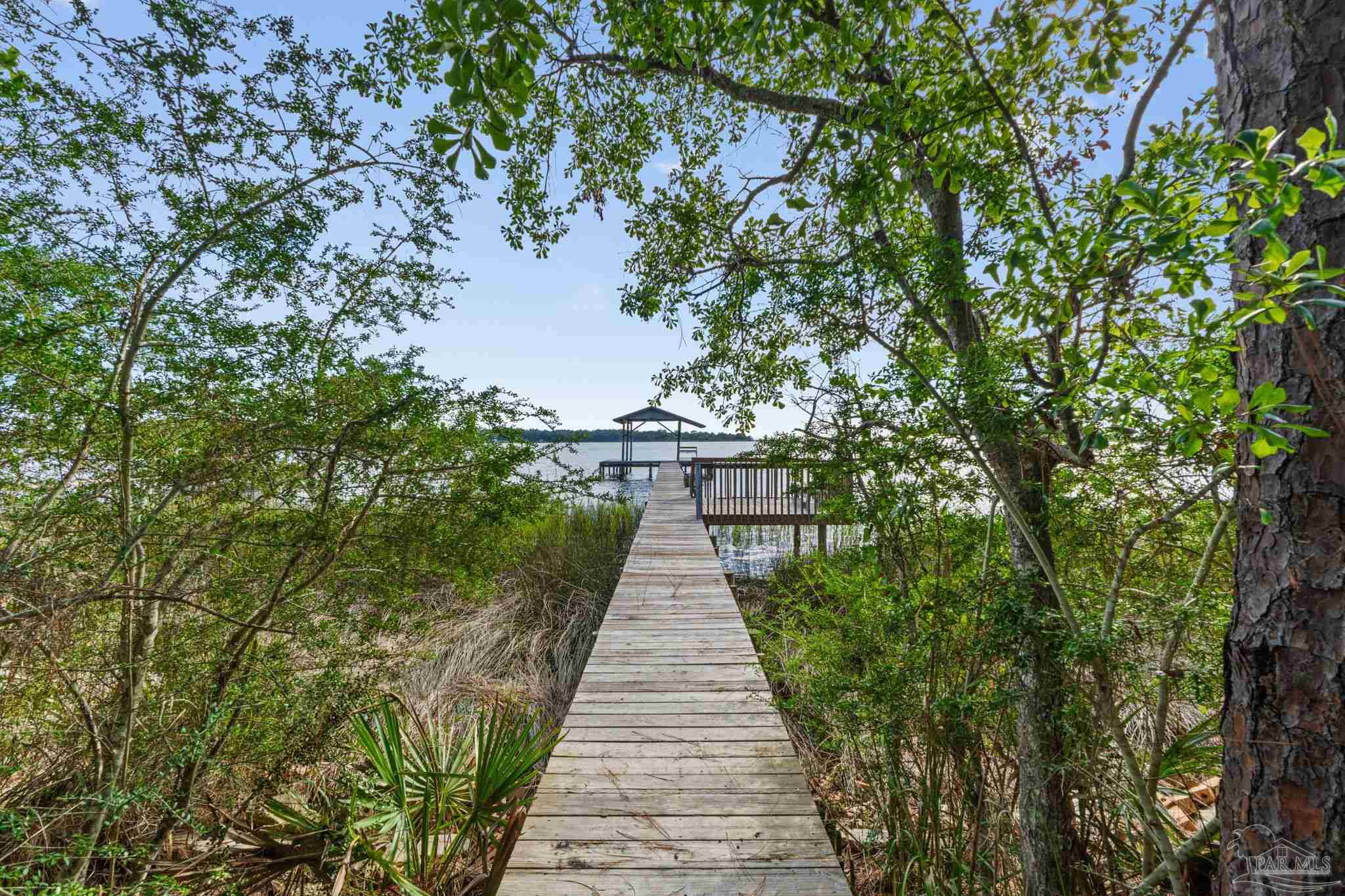 7107 Wells Avenue Navarre FL 32566