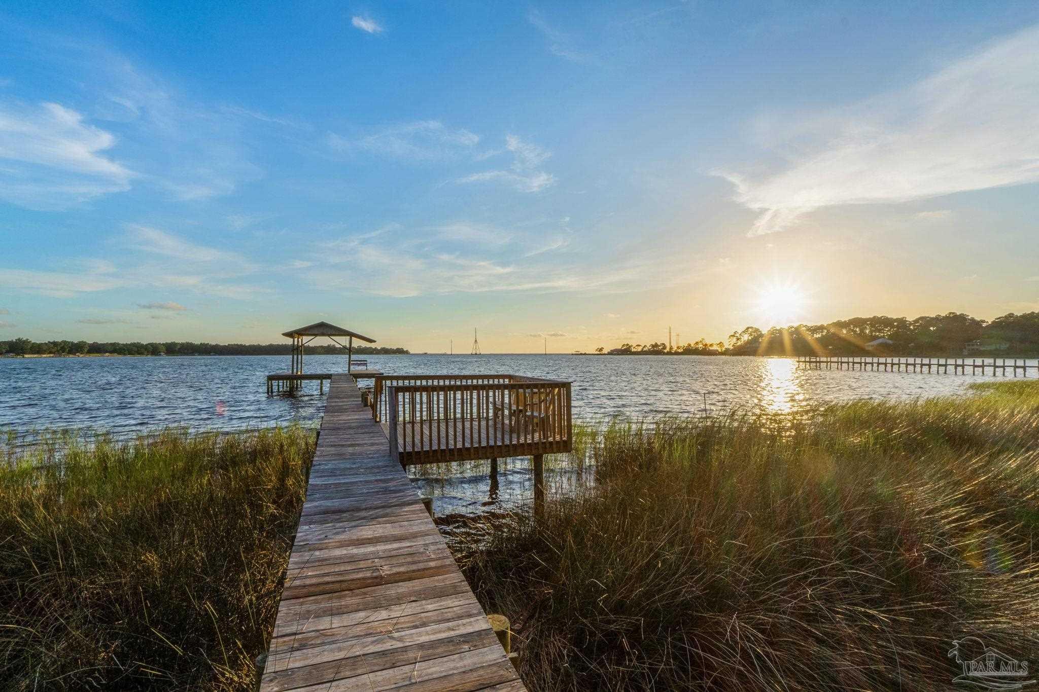 7107 Wells Avenue Navarre FL 32566