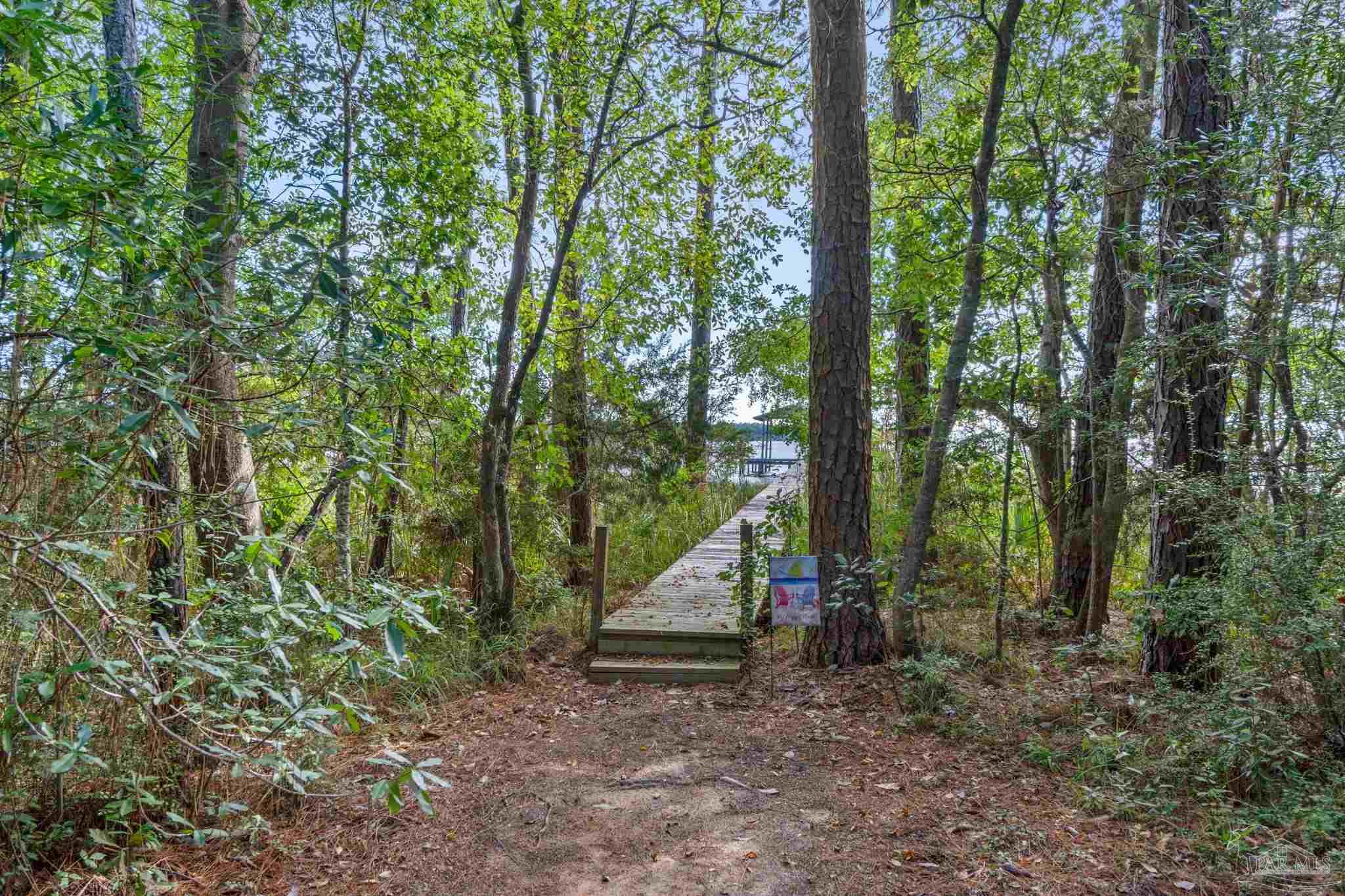7107 Wells Avenue Navarre FL 32566