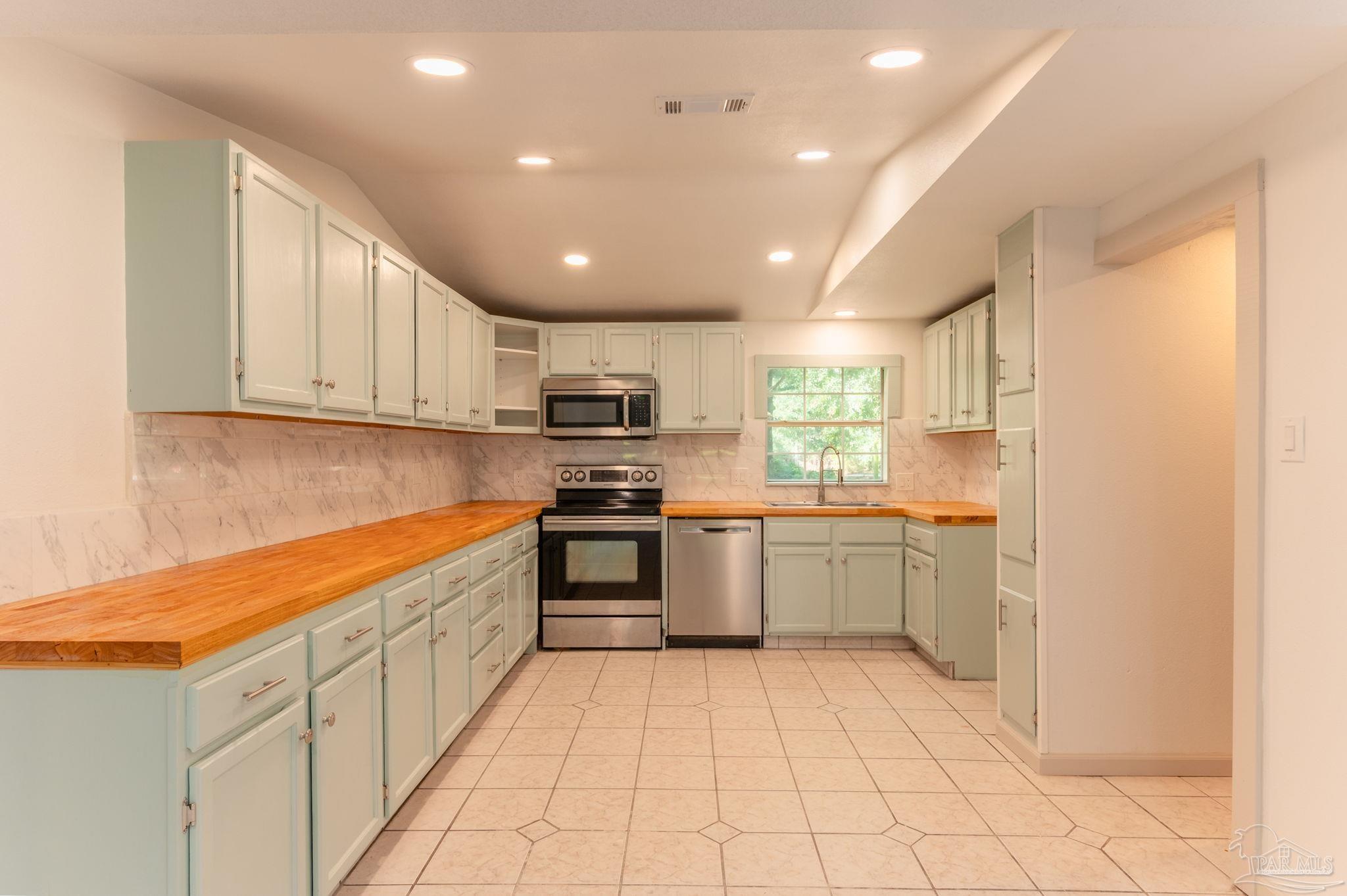 12400 Wildlife Road Holt FL 32564
