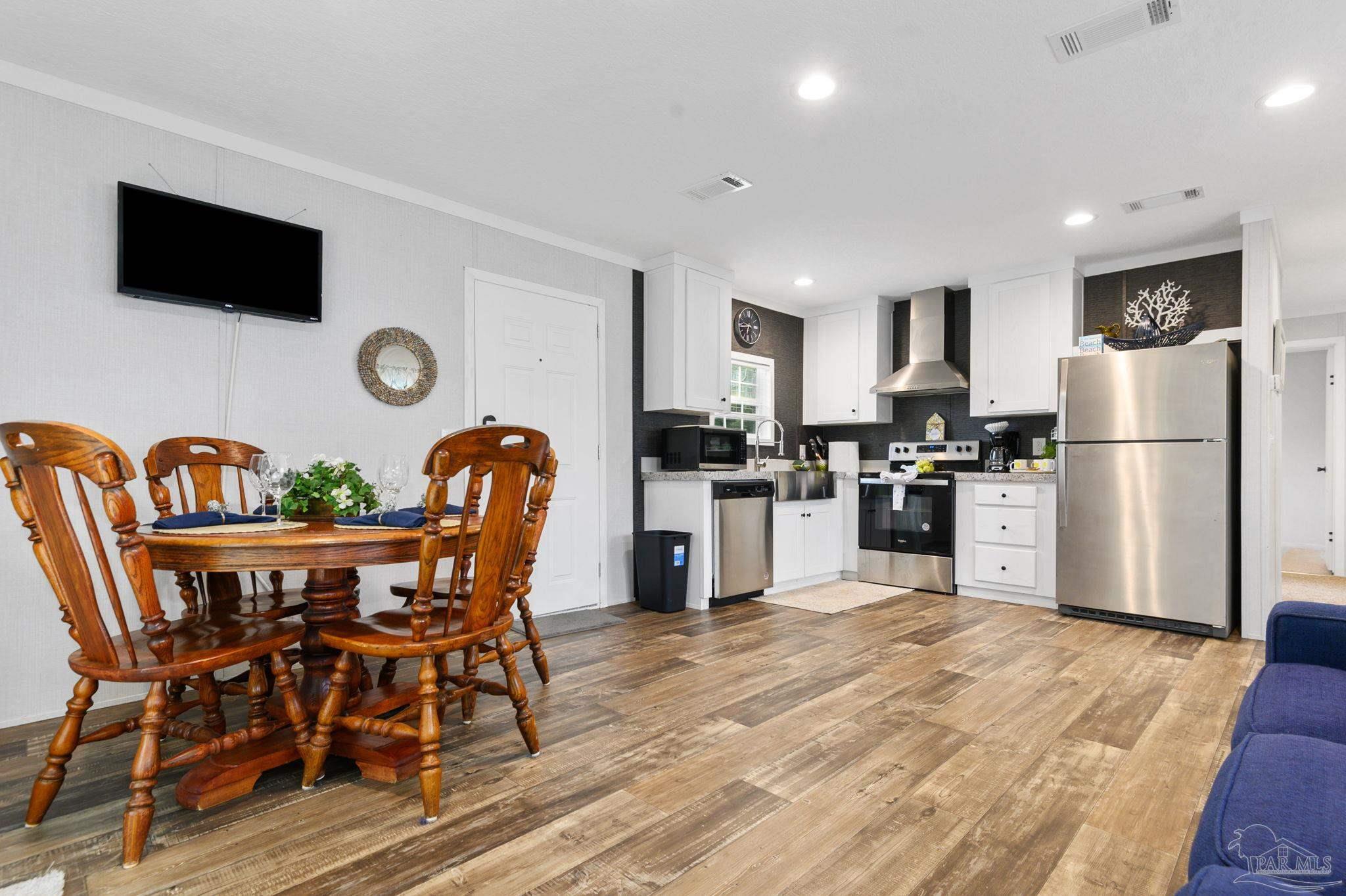 9429 Gulf Beach Highway Pensacola FL 32507