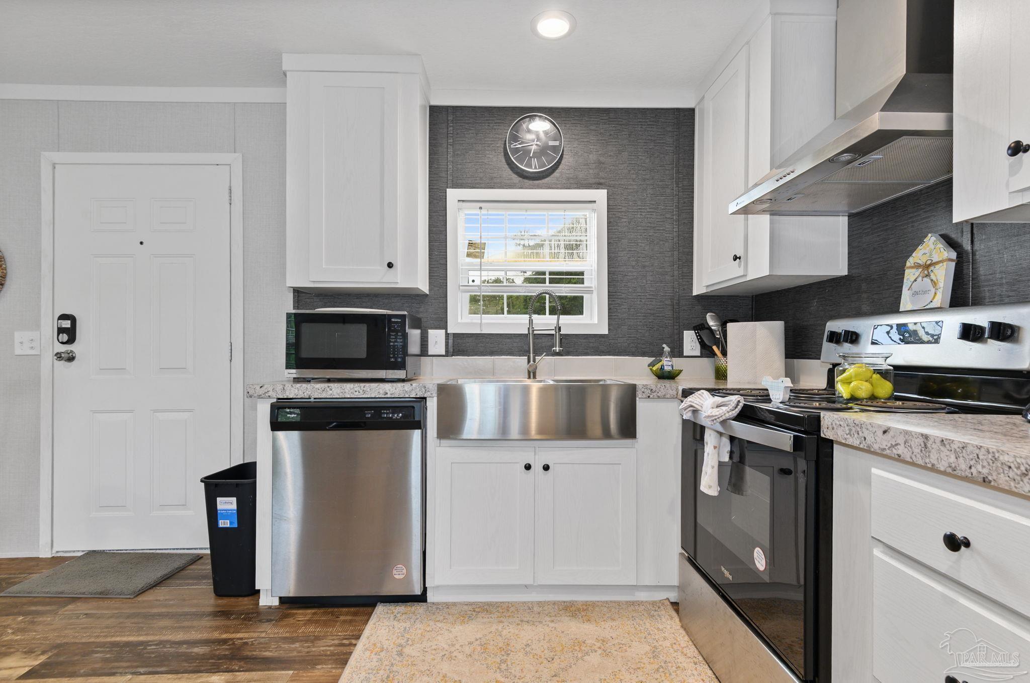 9429 Gulf Beach Highway Pensacola FL 32507