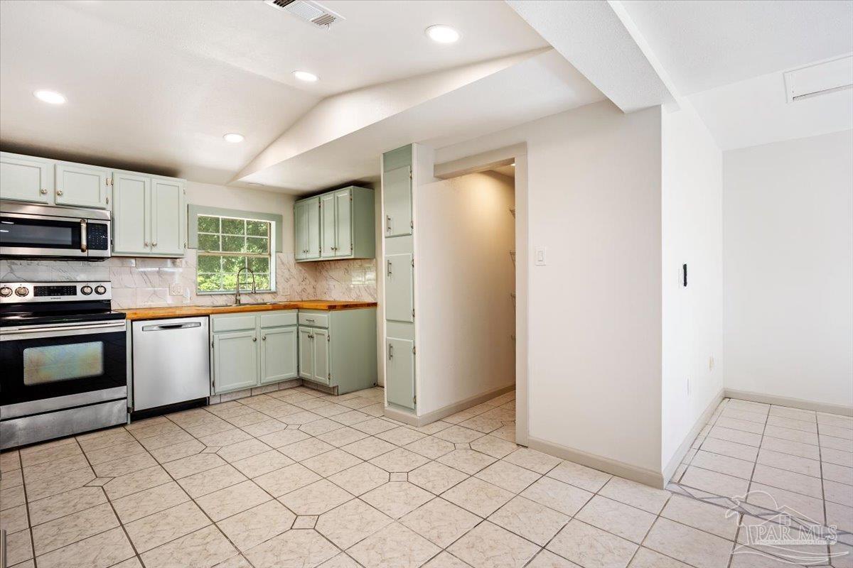 12400 Wildlife Road Holt FL 32564