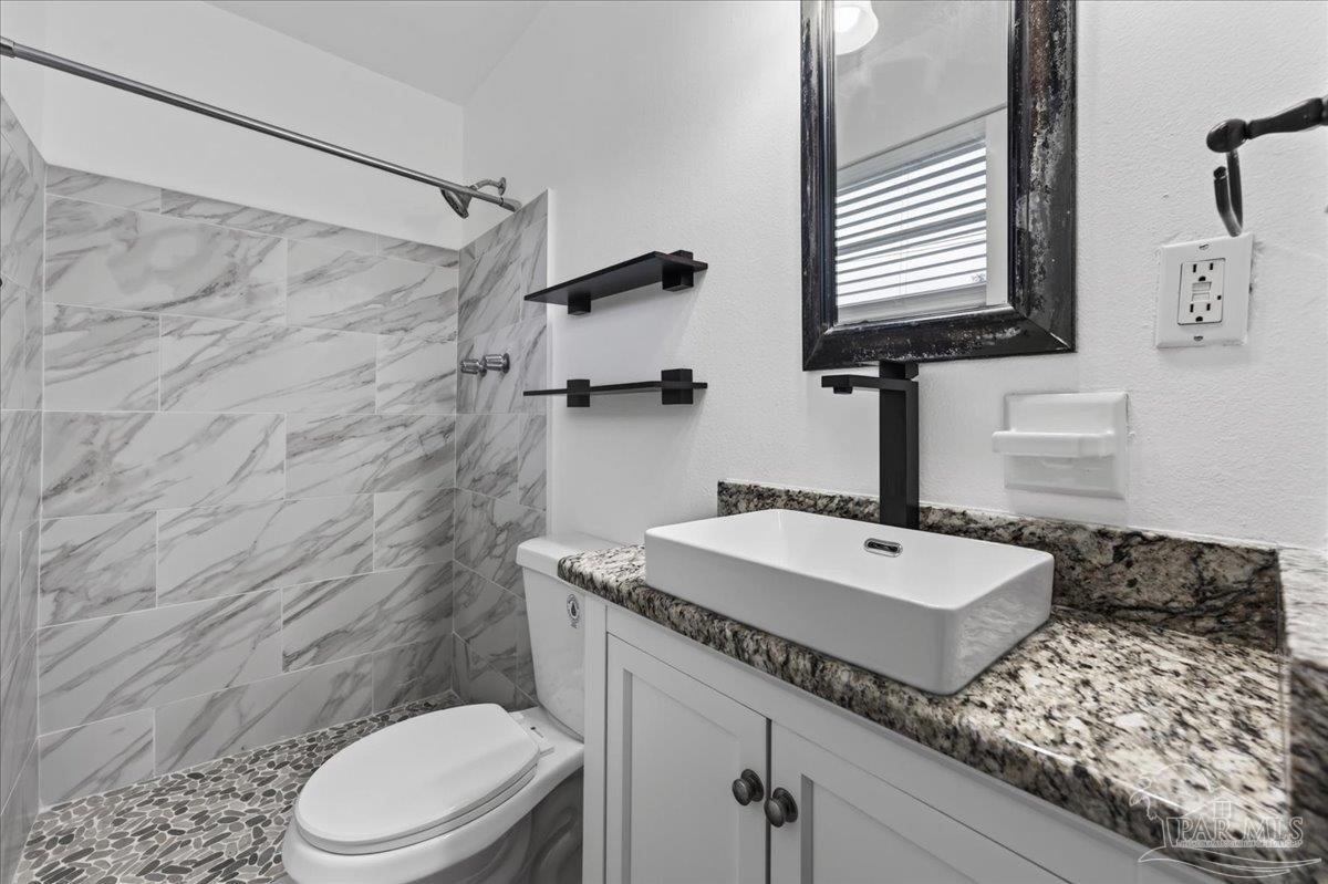 5 Benton Road Pensacola FL 32506