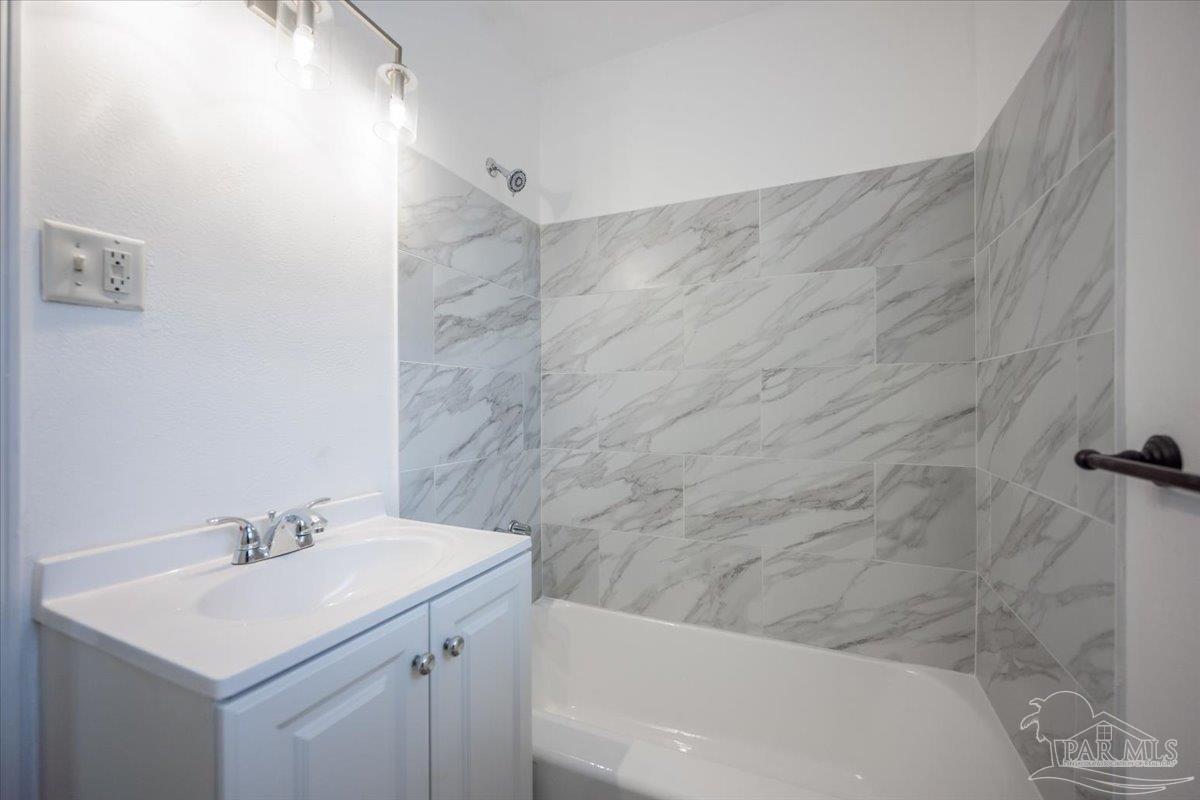 5 Benton Road Pensacola FL 32506
