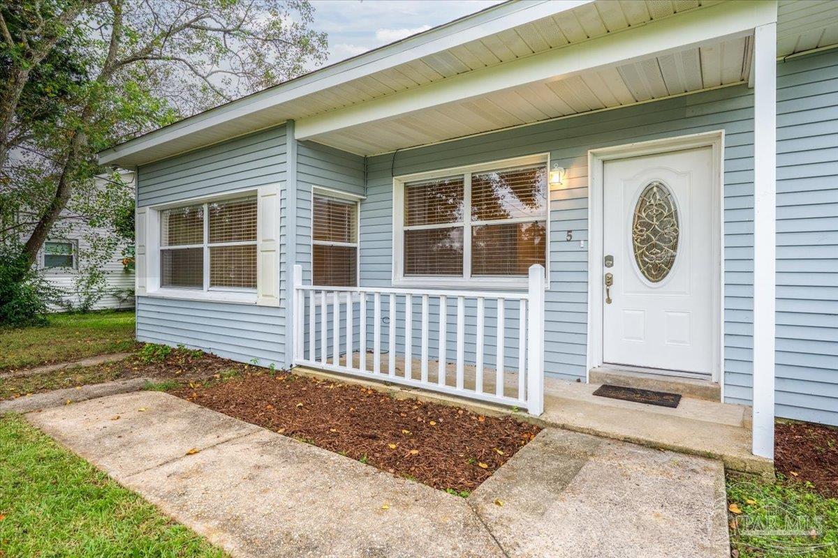 5 Benton Road Pensacola FL 32506