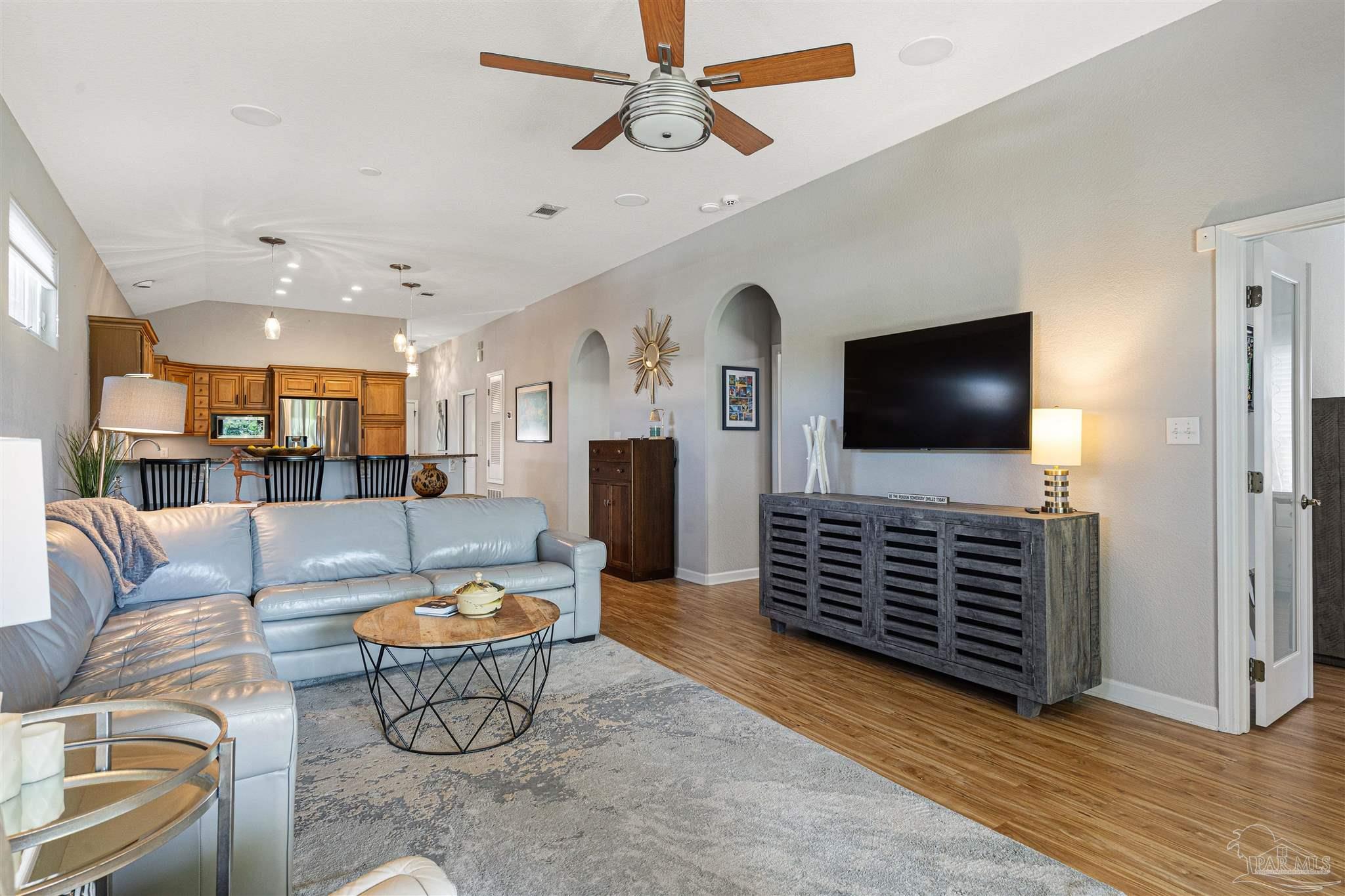 1207 E Hatton Street Pensacola FL 32503