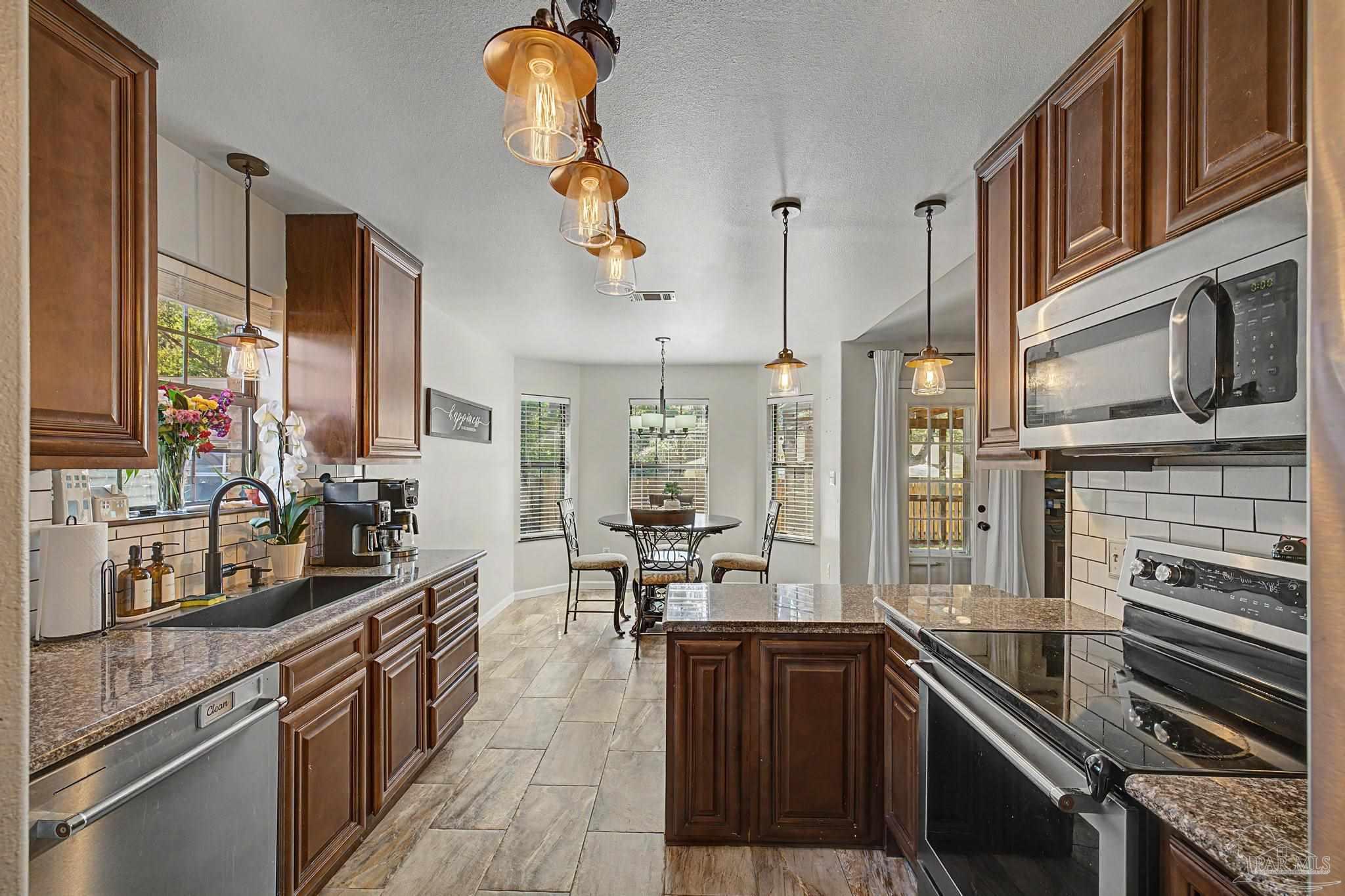2841 Winners Cir Drive Navarre FL 32566