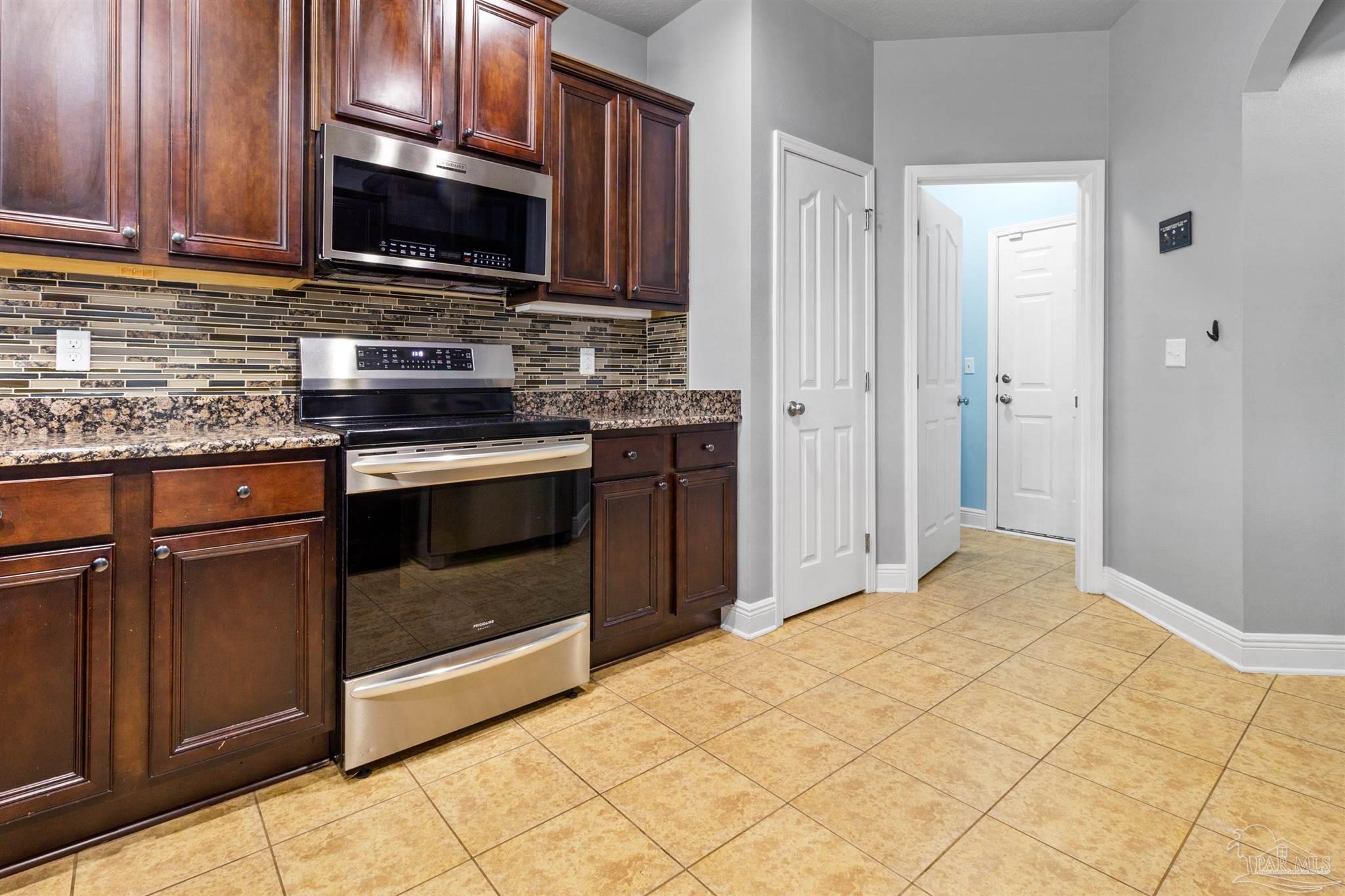 1794 Coast Court Gulf Breeze FL 32563