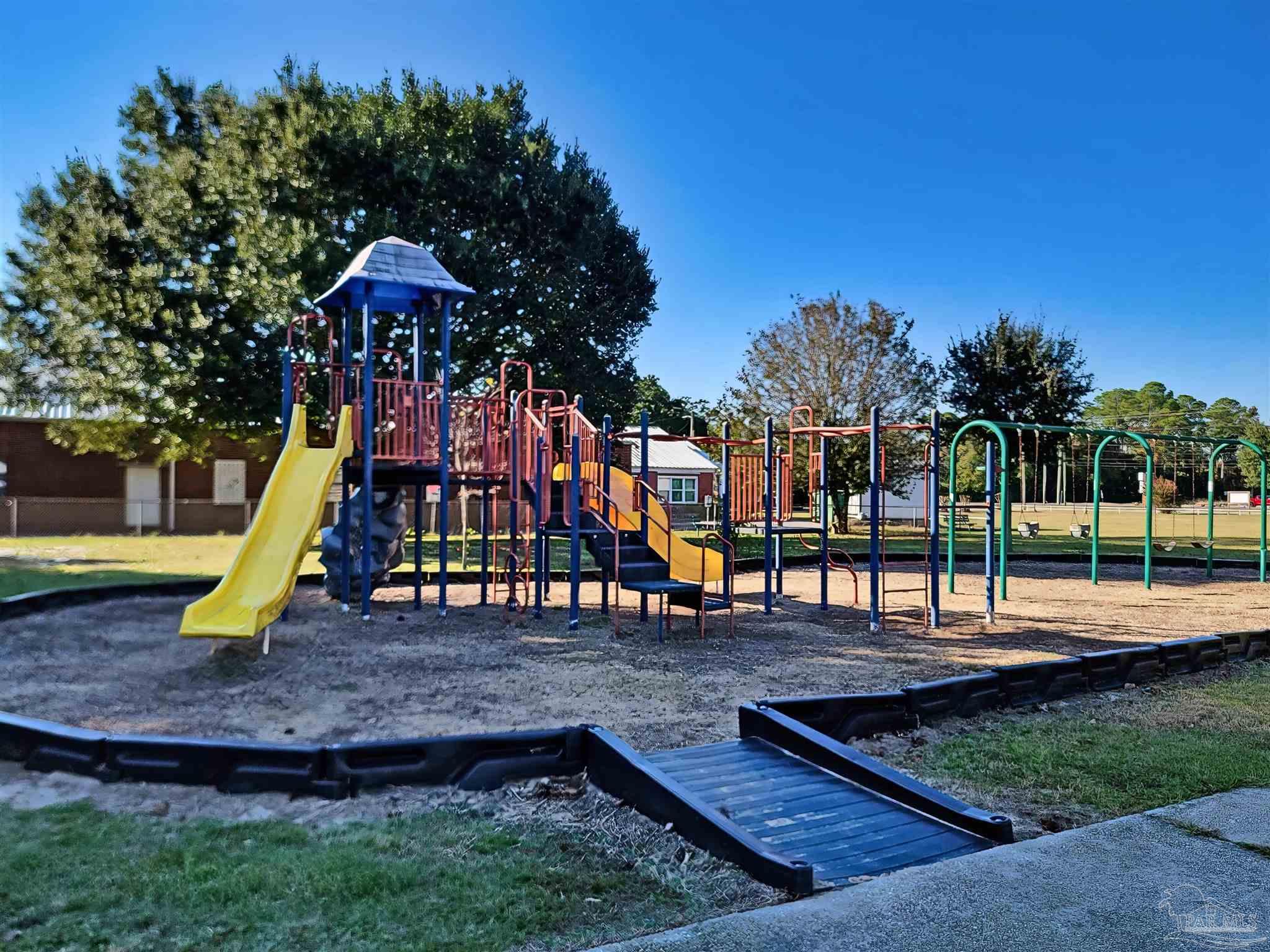 20 Adkinson Drive Pensacola FL 32506