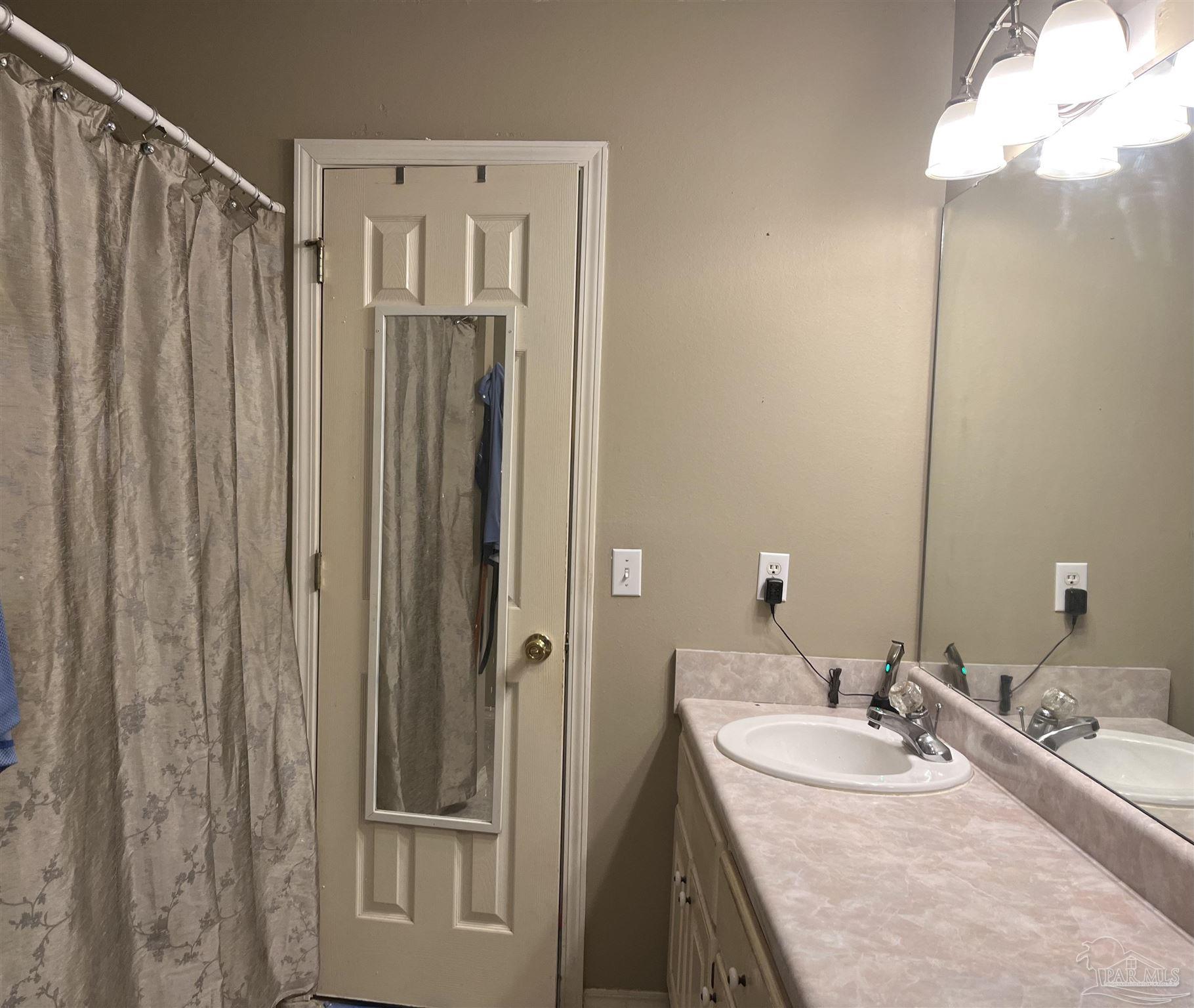 6121 Chablis Lane Pensacola FL 32504