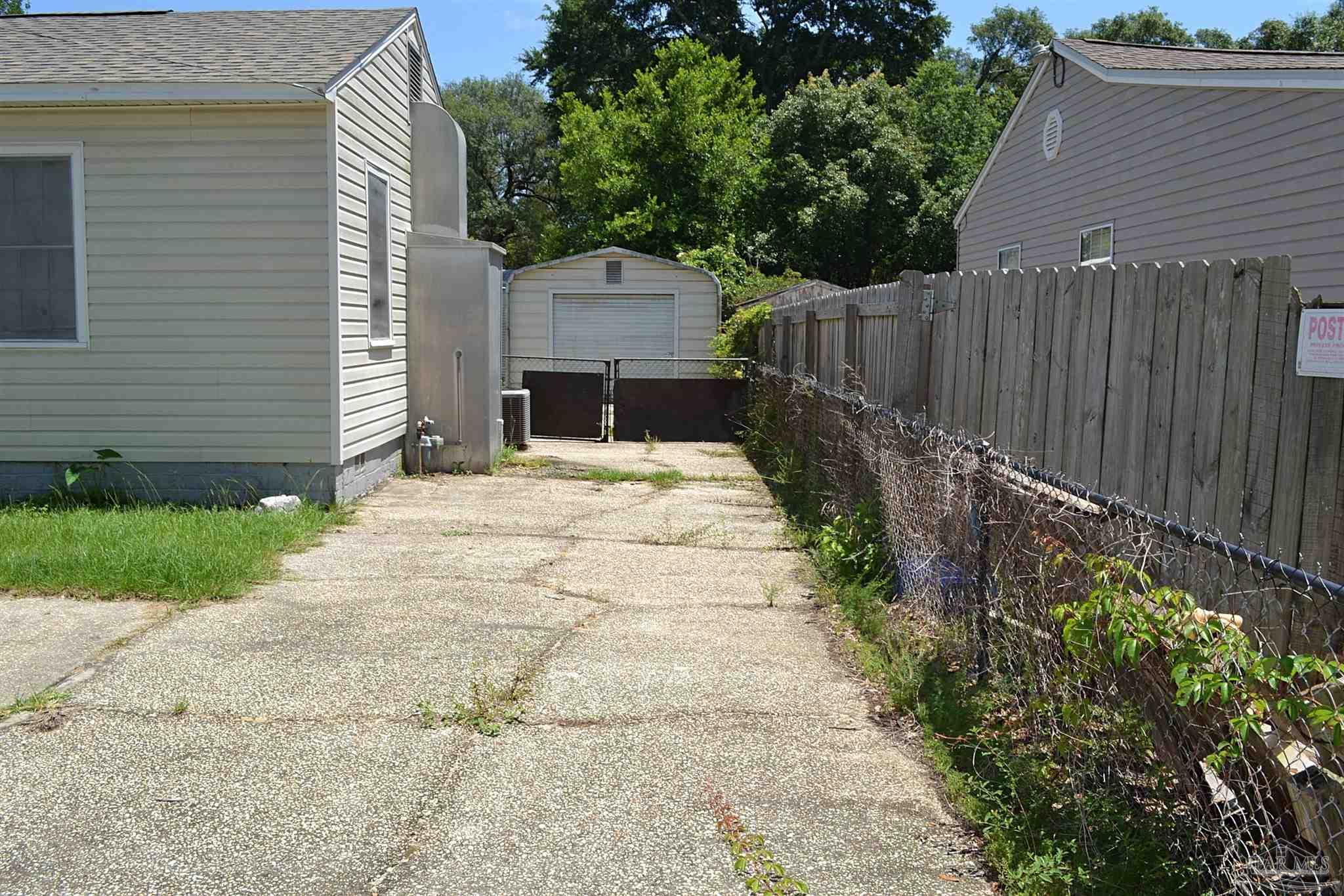 39 Sandalwood Street Pensacola FL 32505