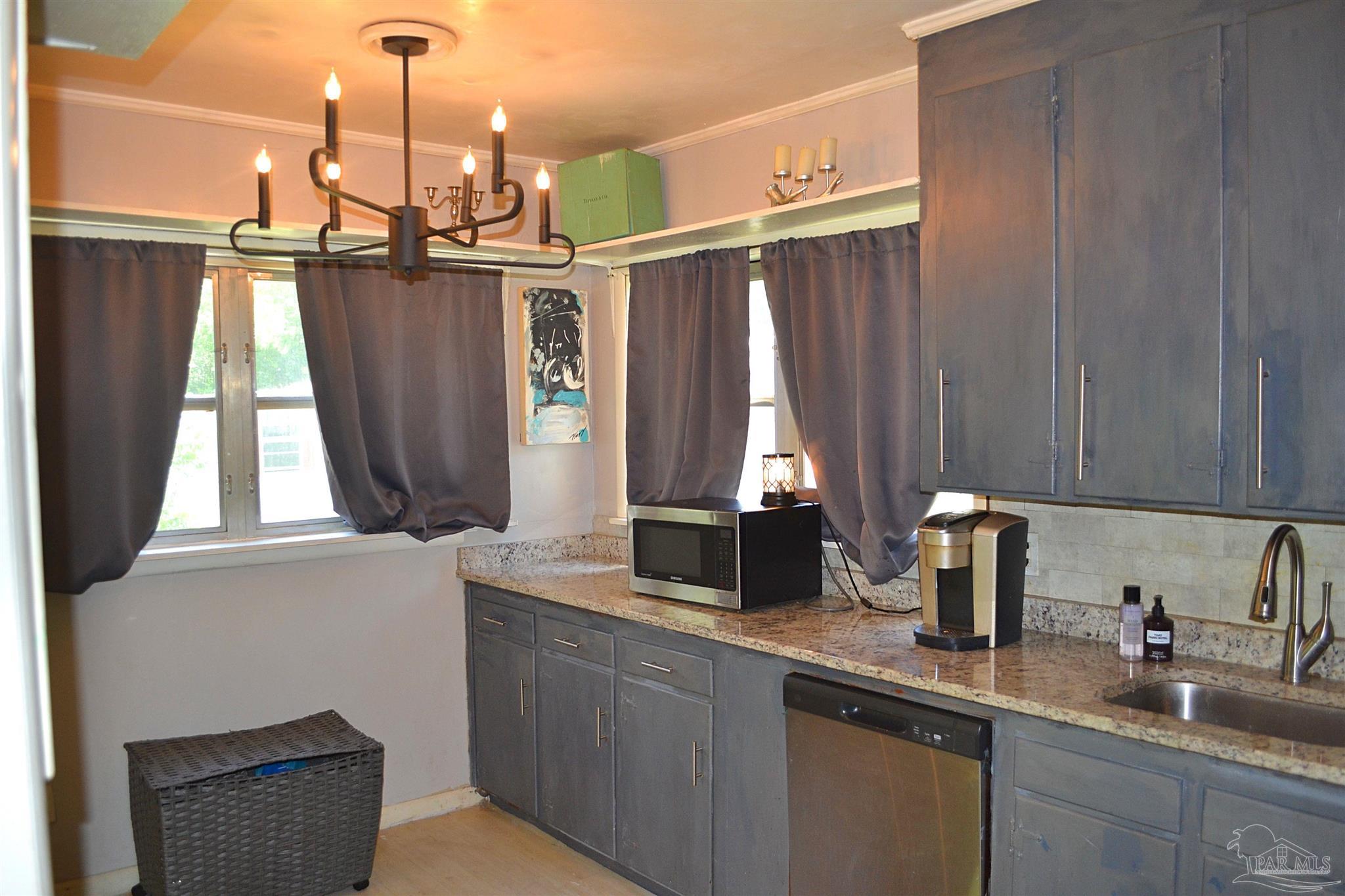 39 Sandalwood Street Pensacola FL 32505