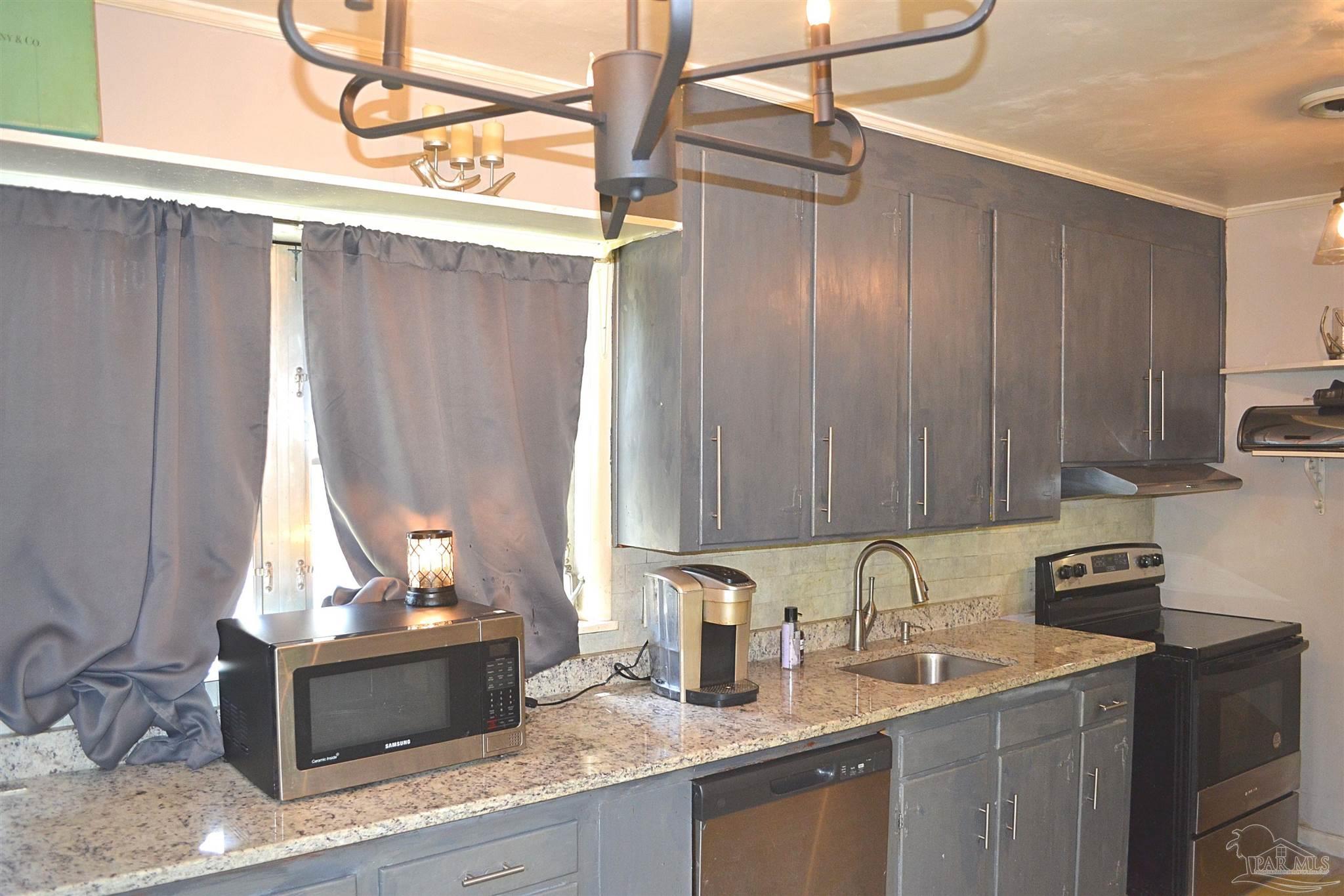 39 Sandalwood Street Pensacola FL 32505